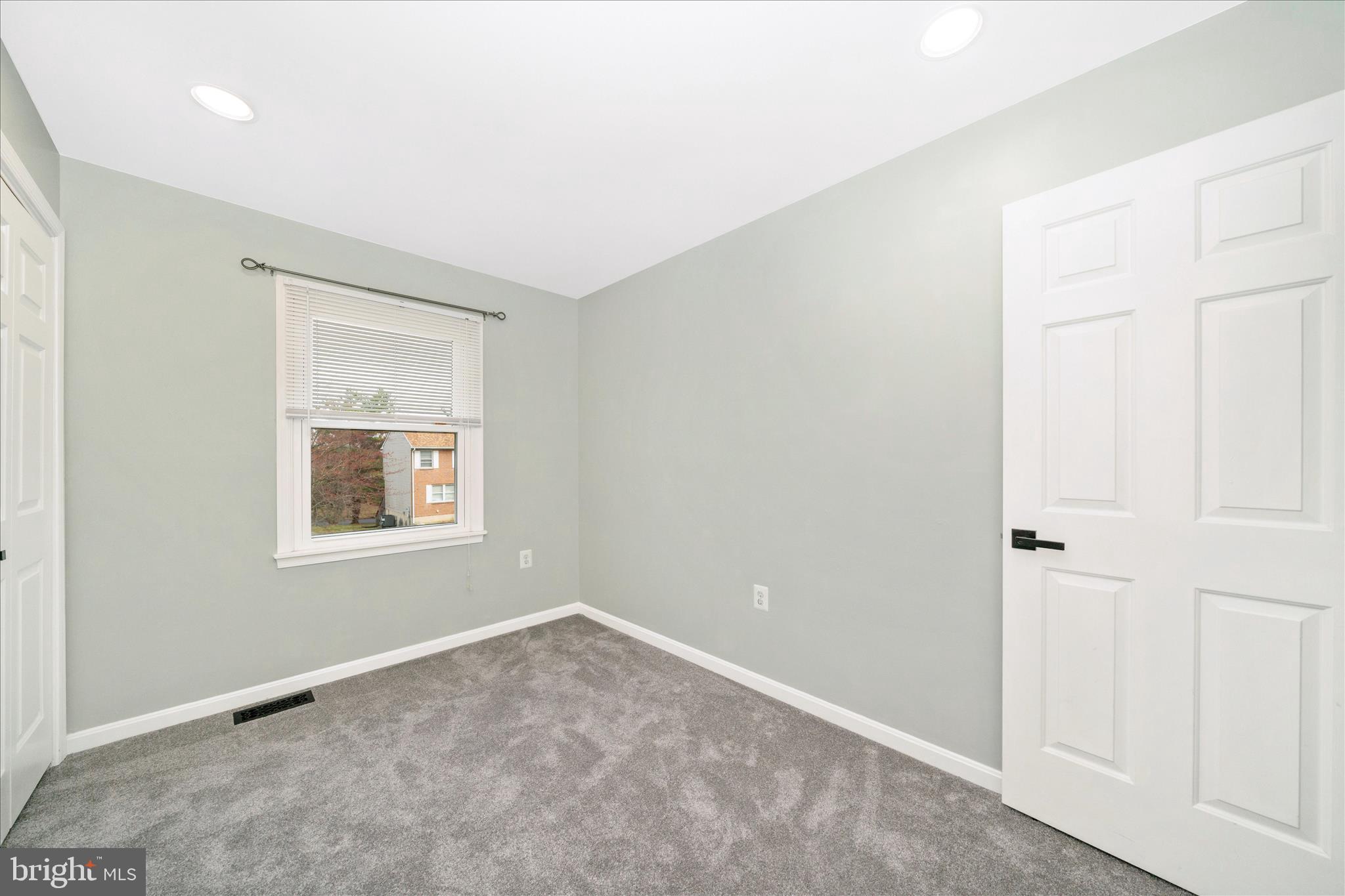 WINDY KNOLL - Residential