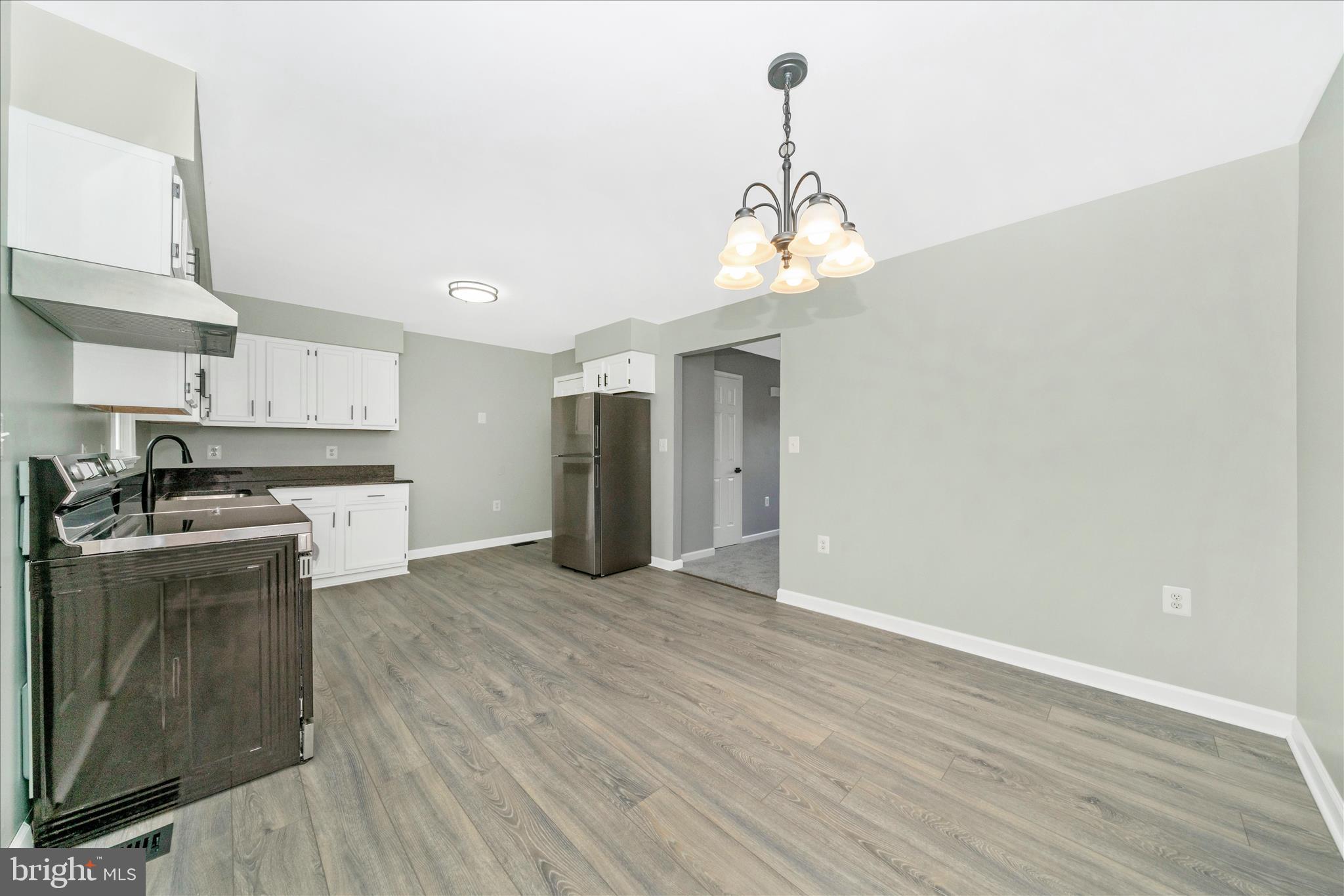 WINDY KNOLL - Residential