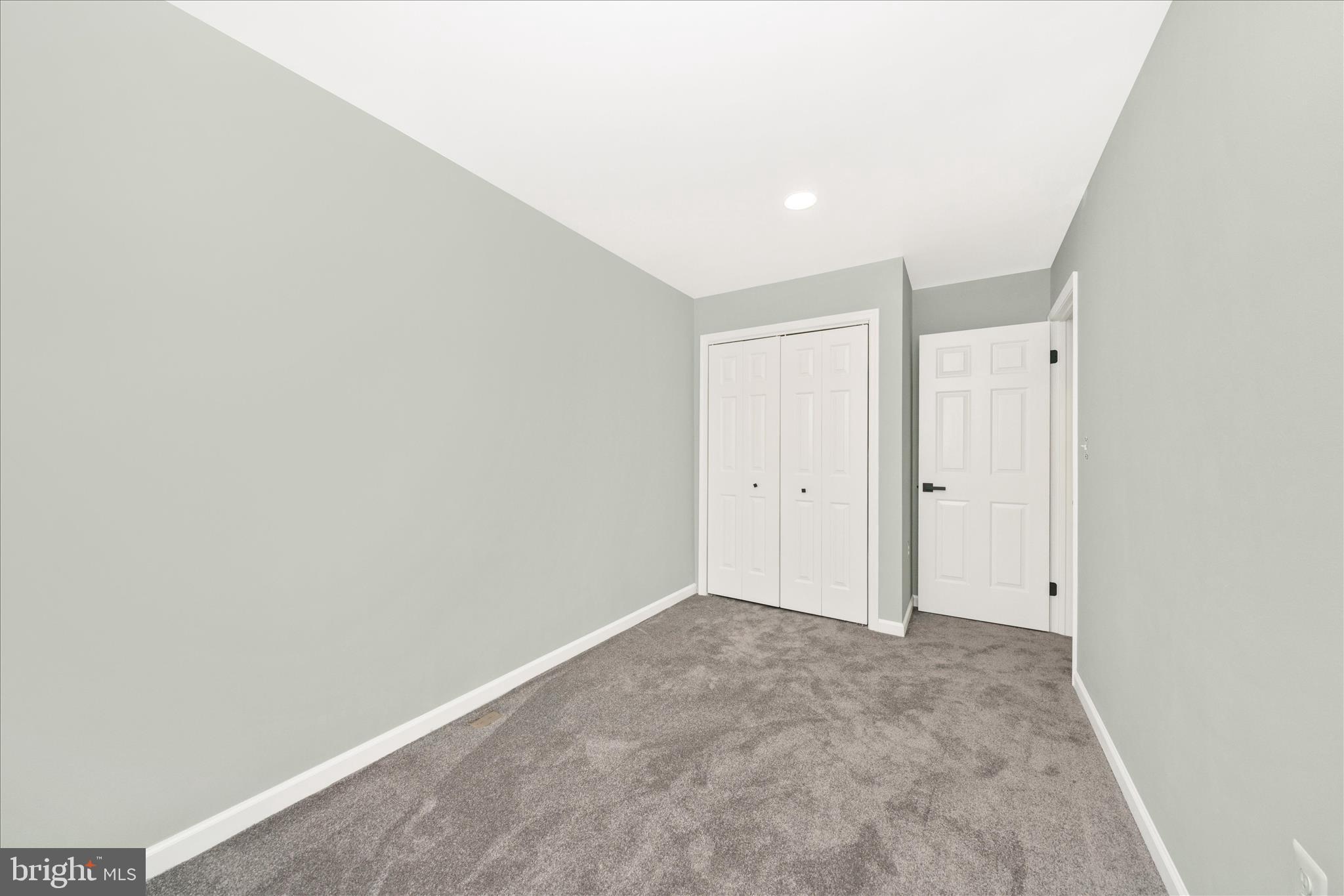 WINDY KNOLL - Residential