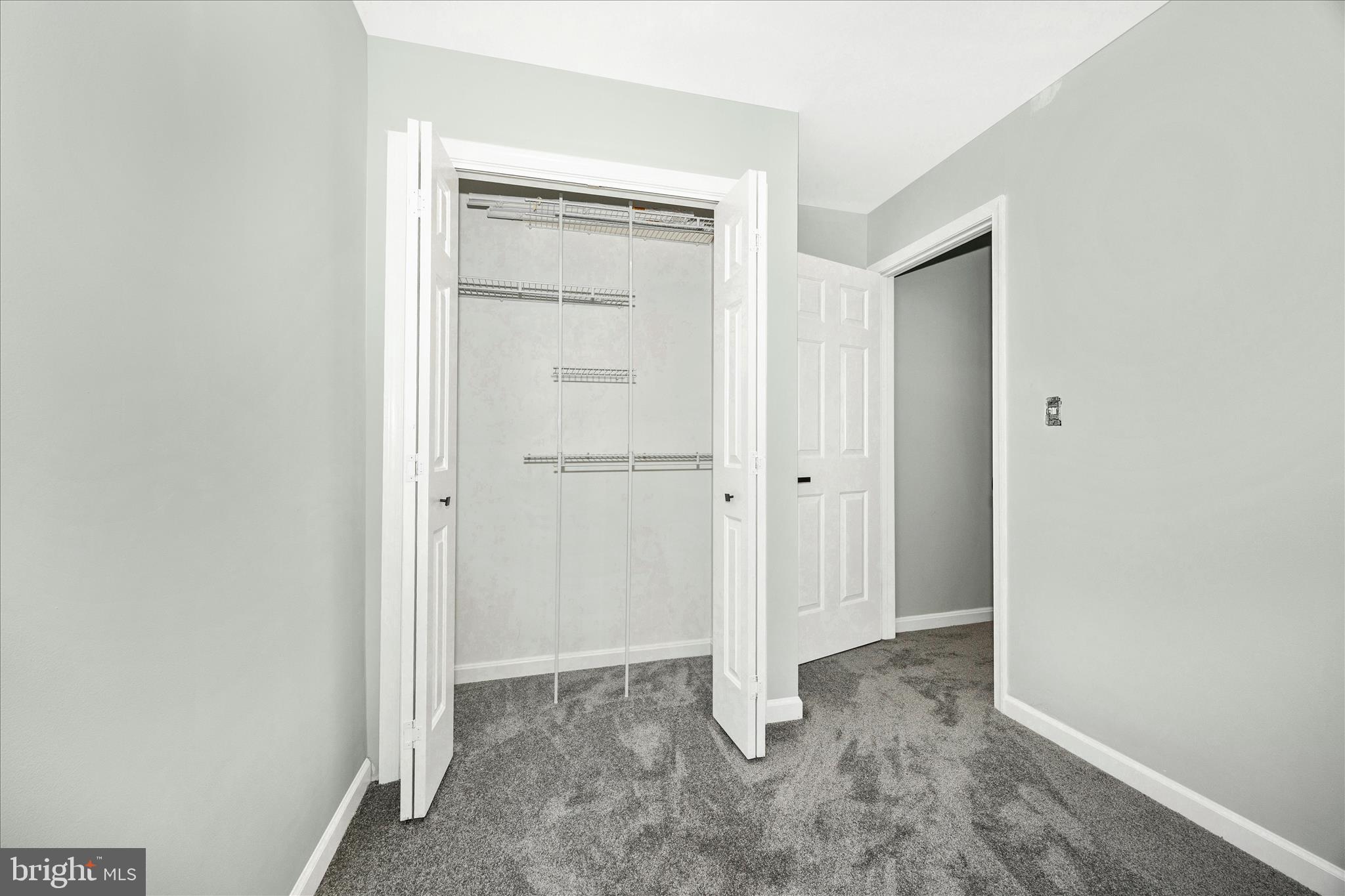 WINDY KNOLL - Residential