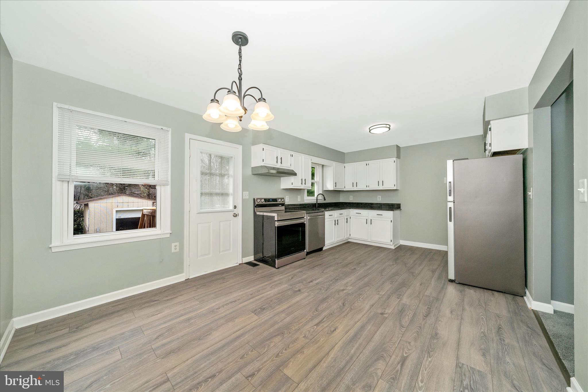 WINDY KNOLL - Residential