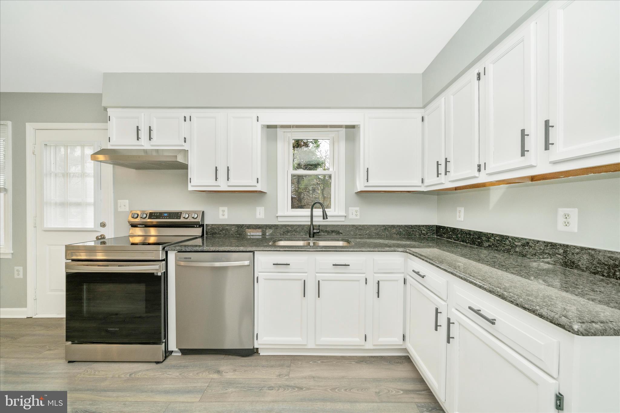 WINDY KNOLL - Residential