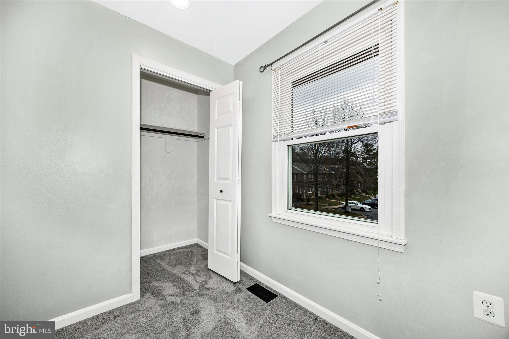 WINDY KNOLL - Residential