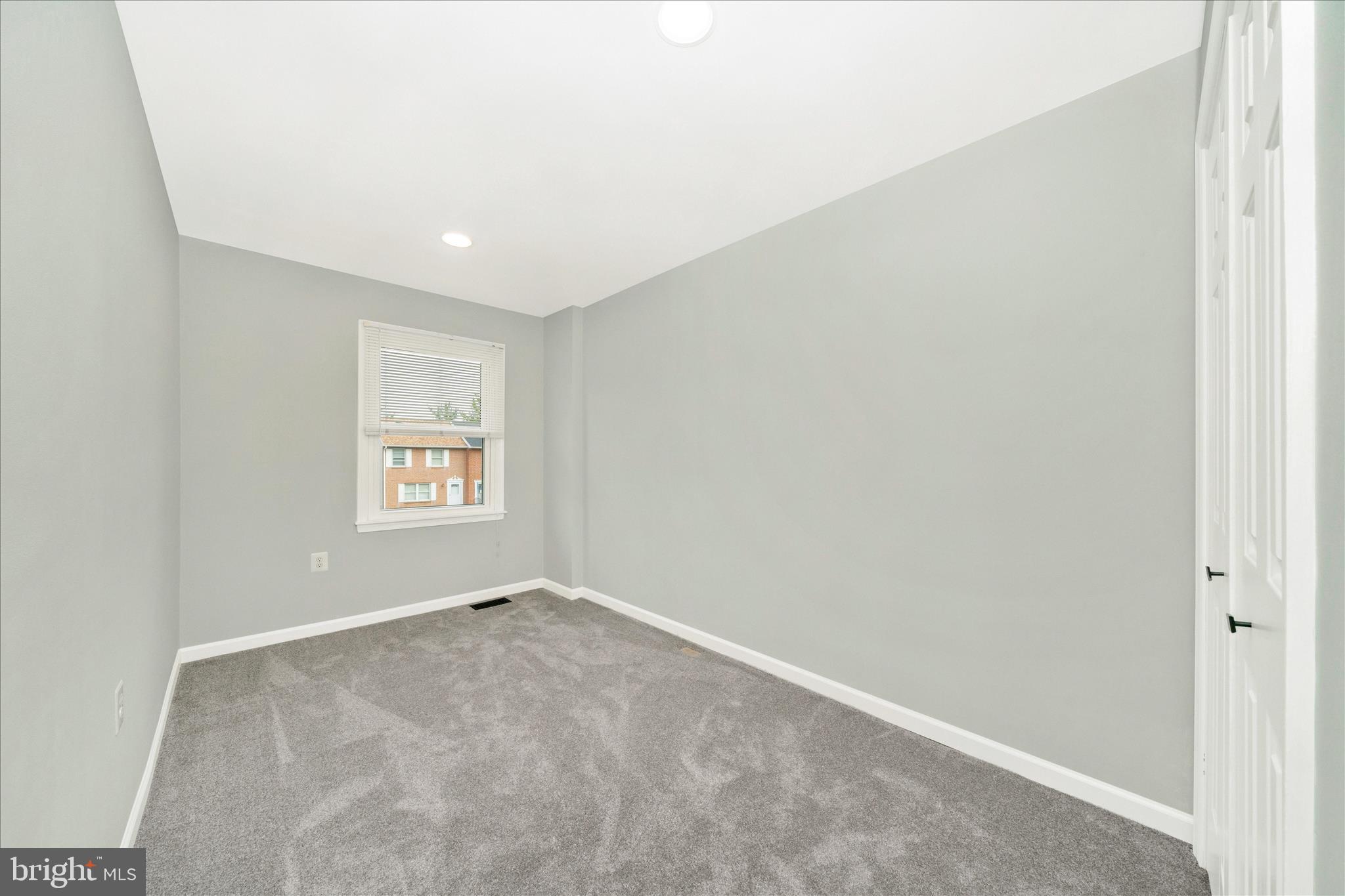 WINDY KNOLL - Residential