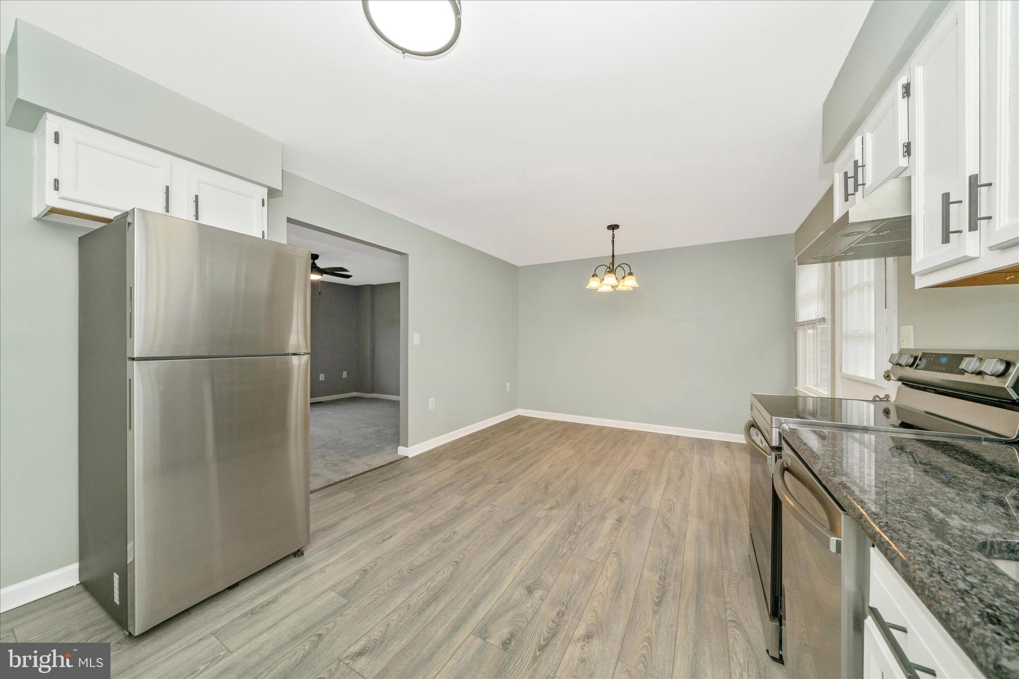 WINDY KNOLL - Residential