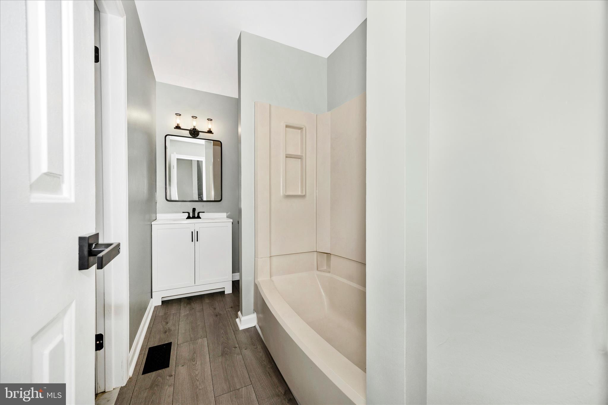 WINDY KNOLL - Residential