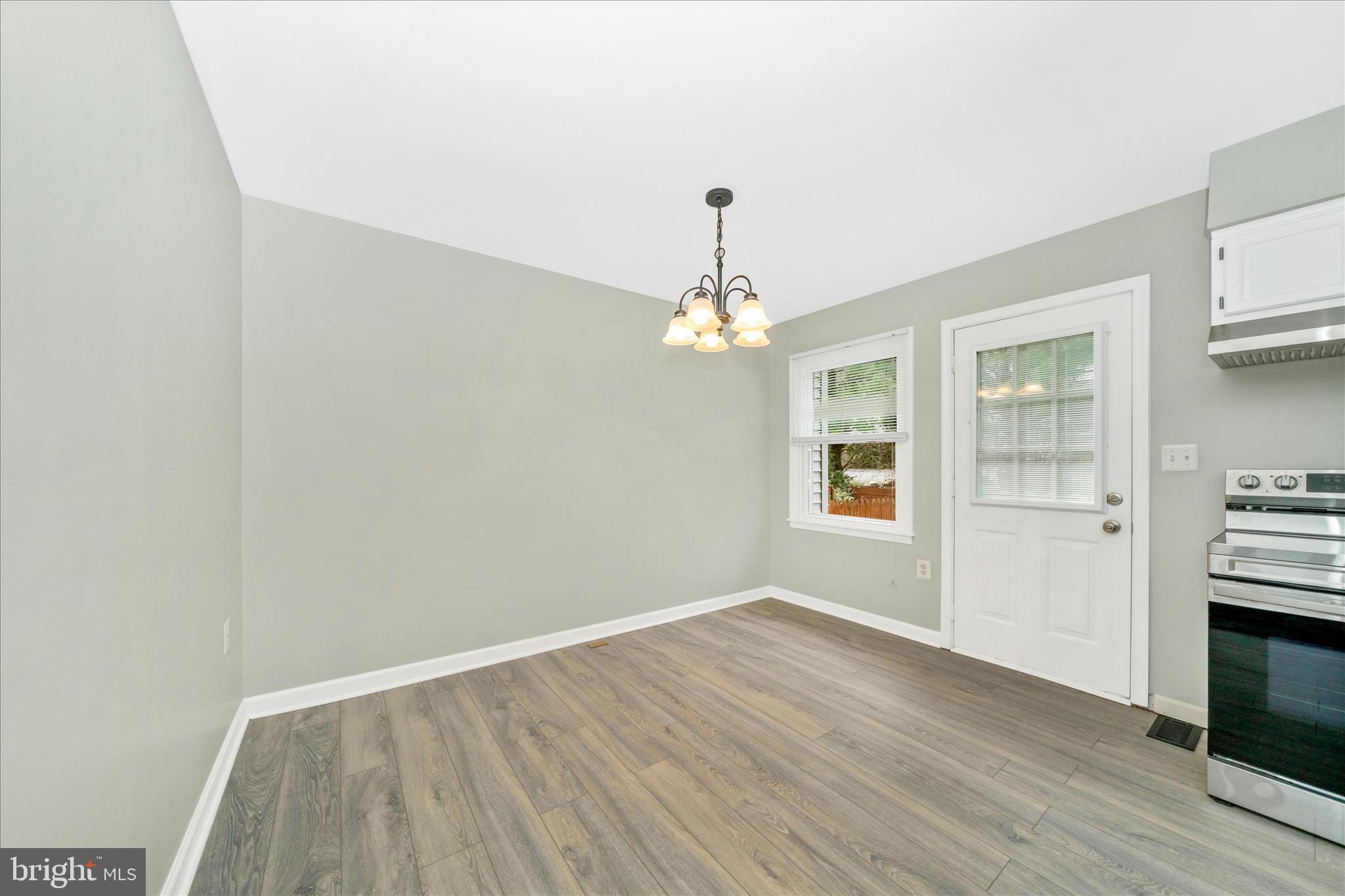 WINDY KNOLL - Residential