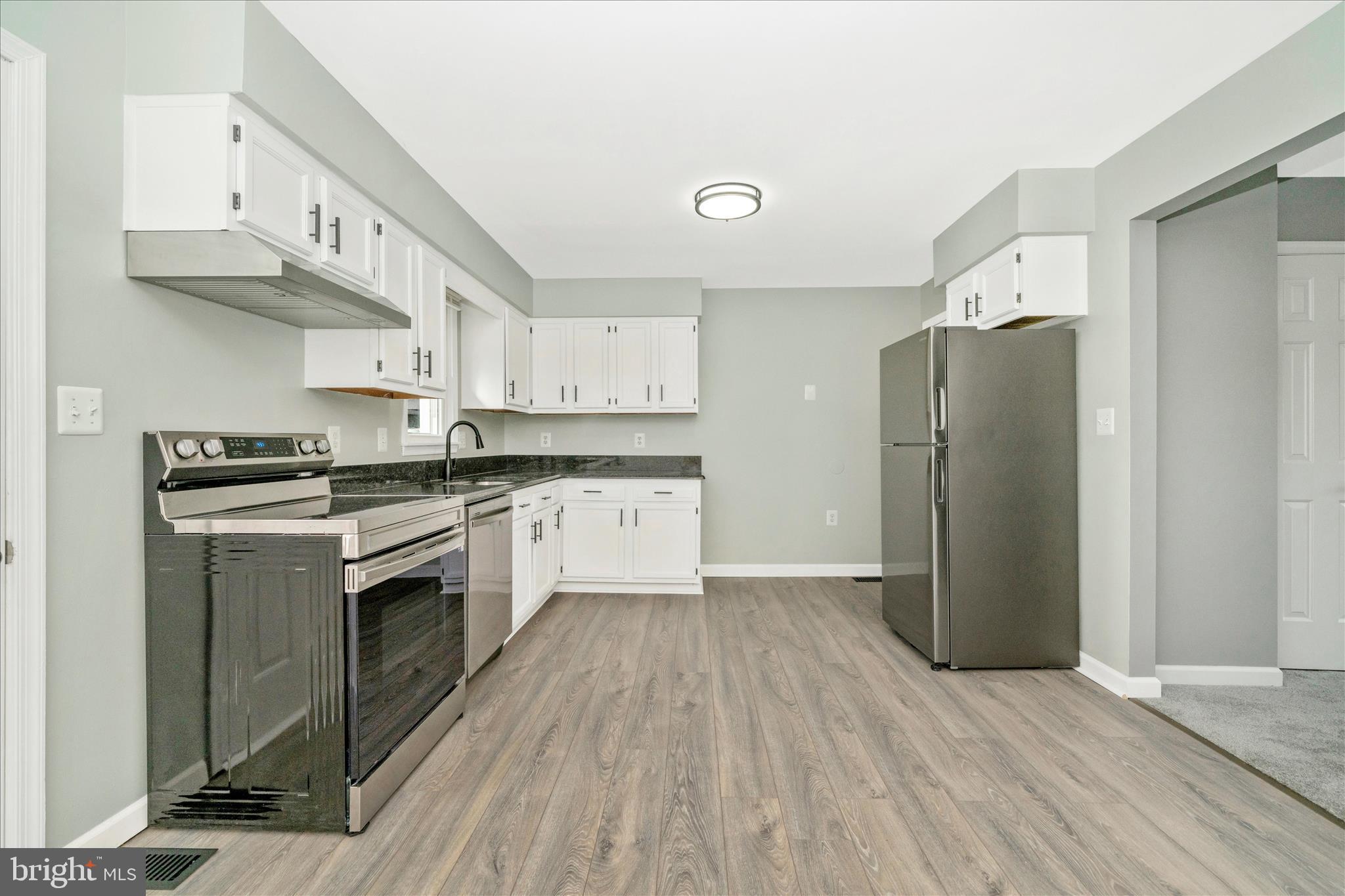 WINDY KNOLL - Residential