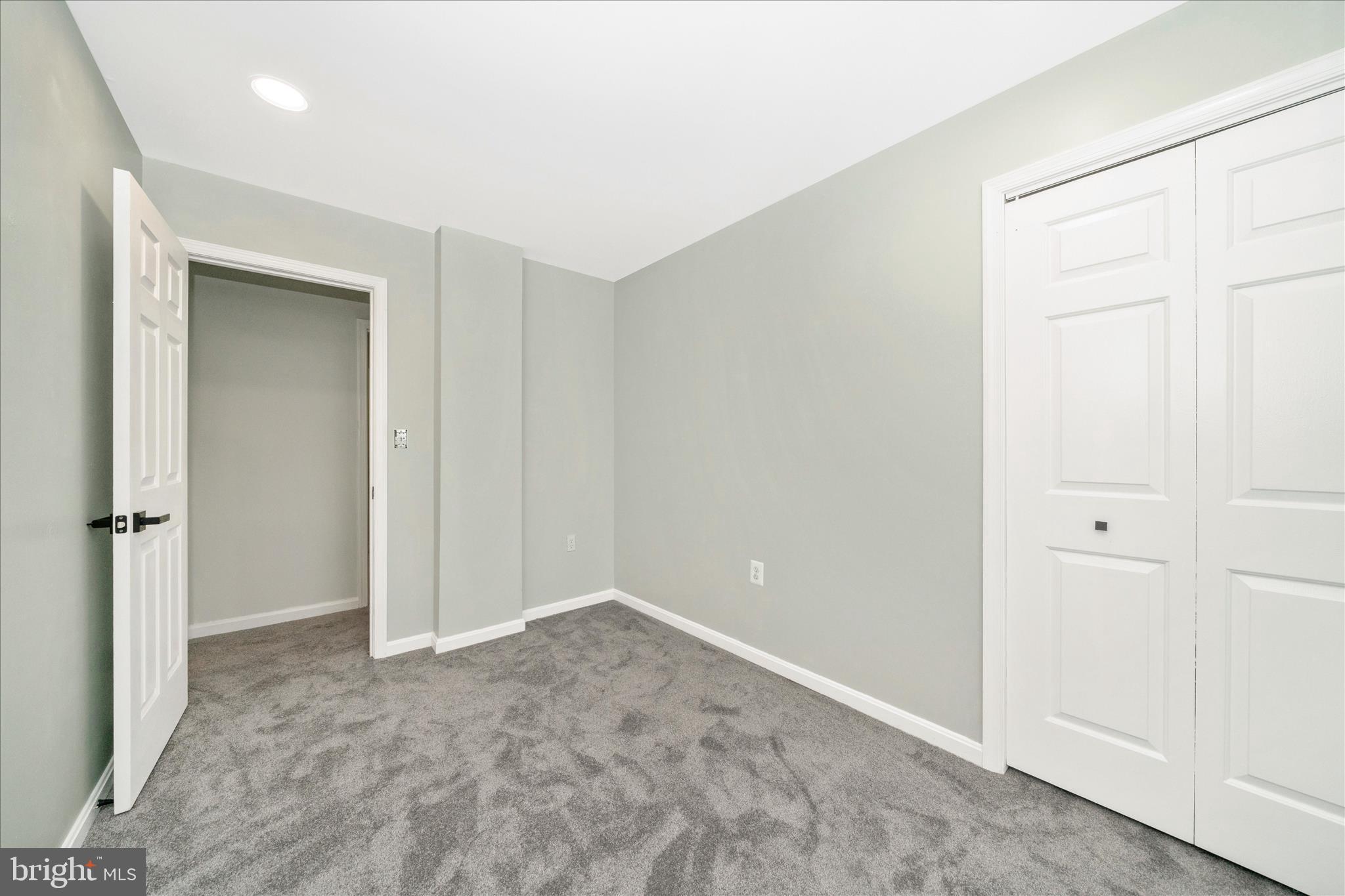 WINDY KNOLL - Residential