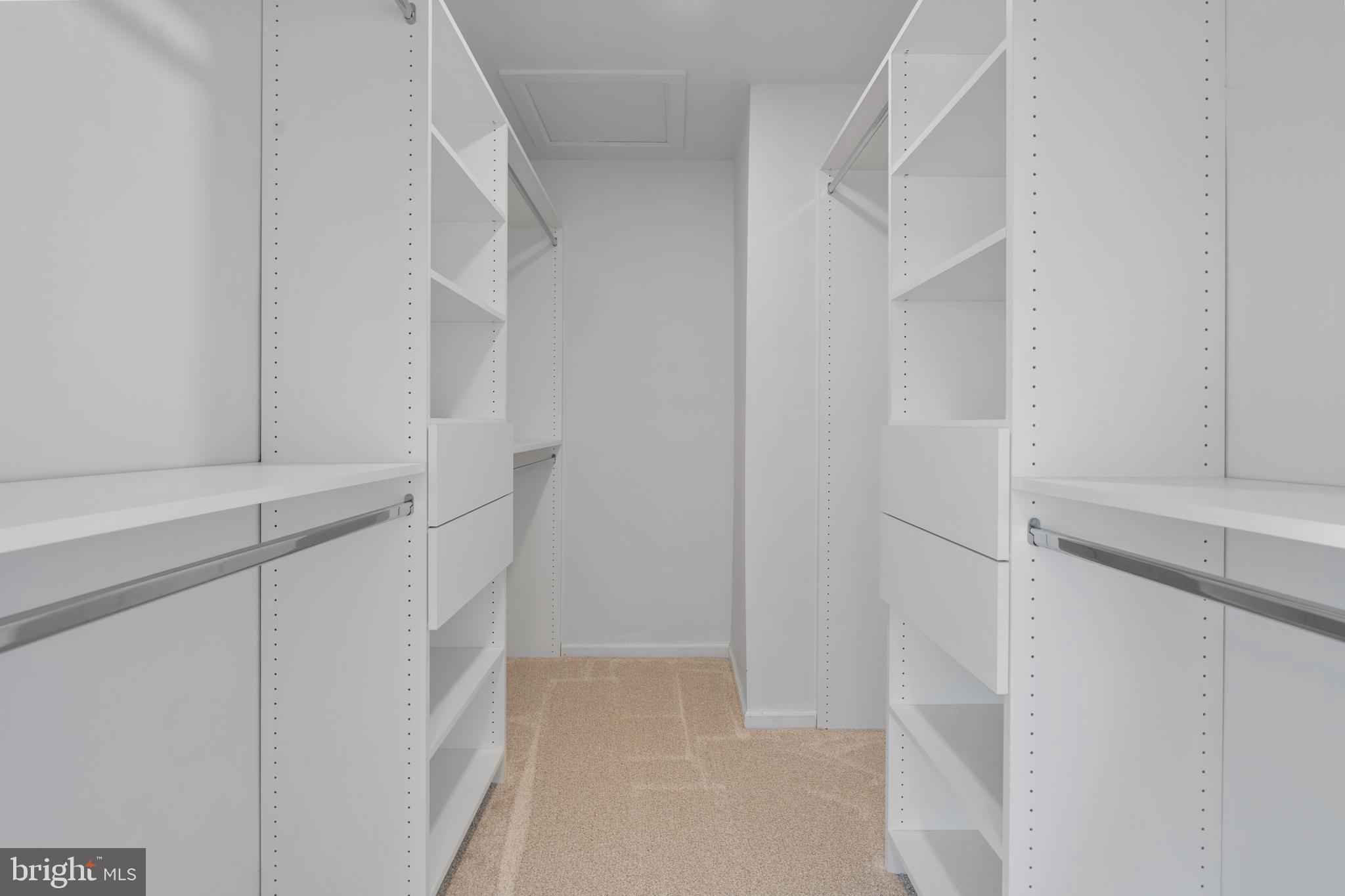 STRAWBERRY FIELDS - Residential