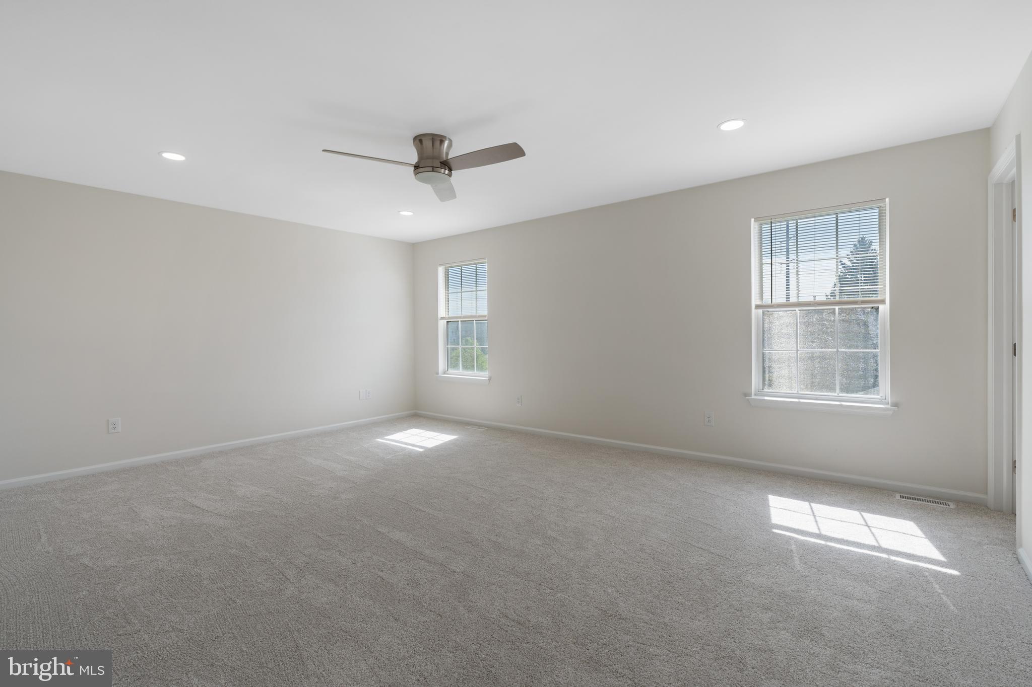 STRAWBERRY FIELDS - Residential