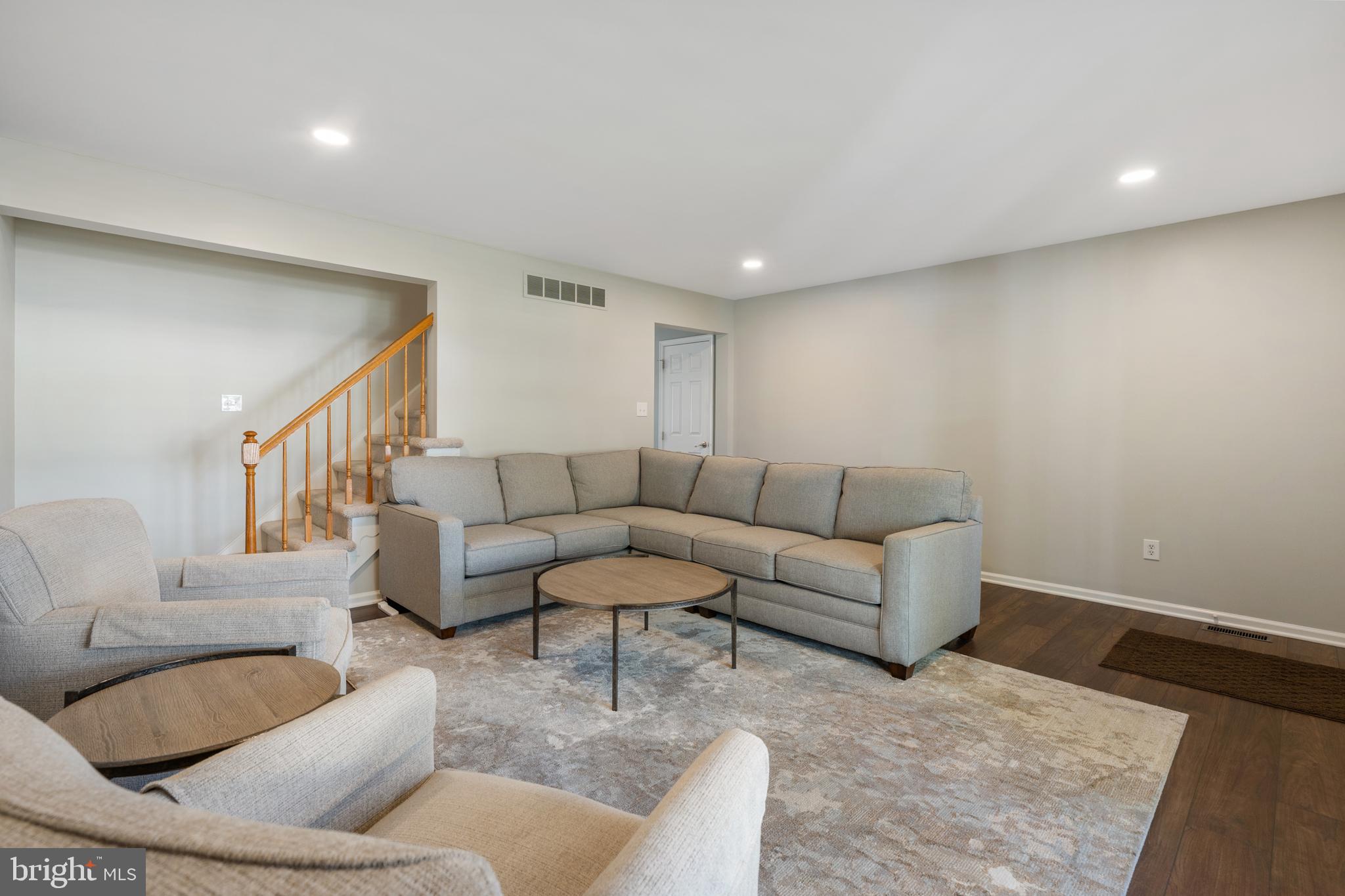 STRAWBERRY FIELDS - Residential