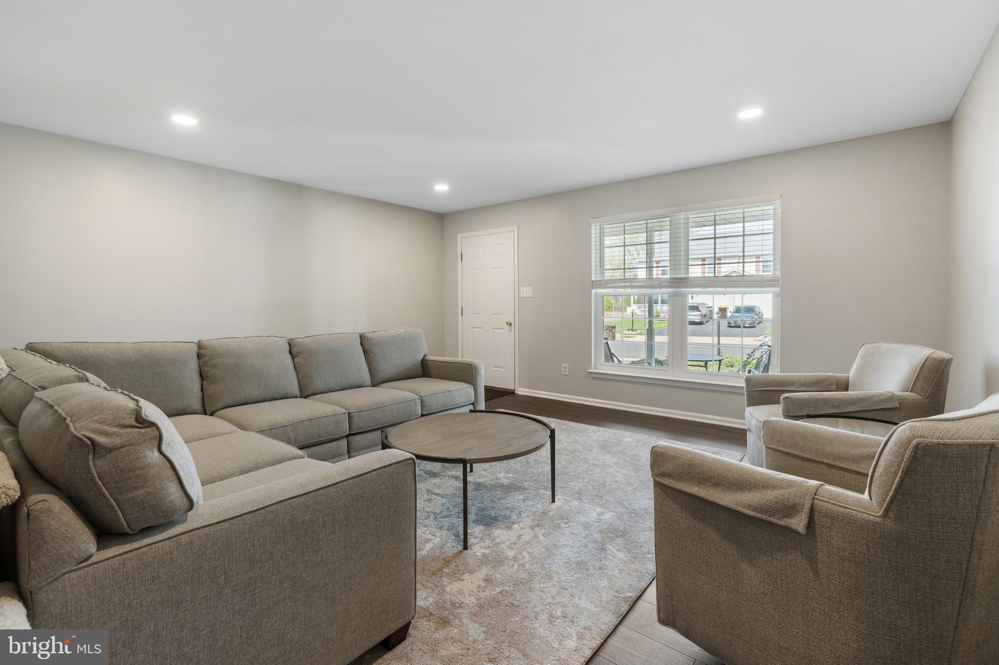 STRAWBERRY FIELDS - Residential