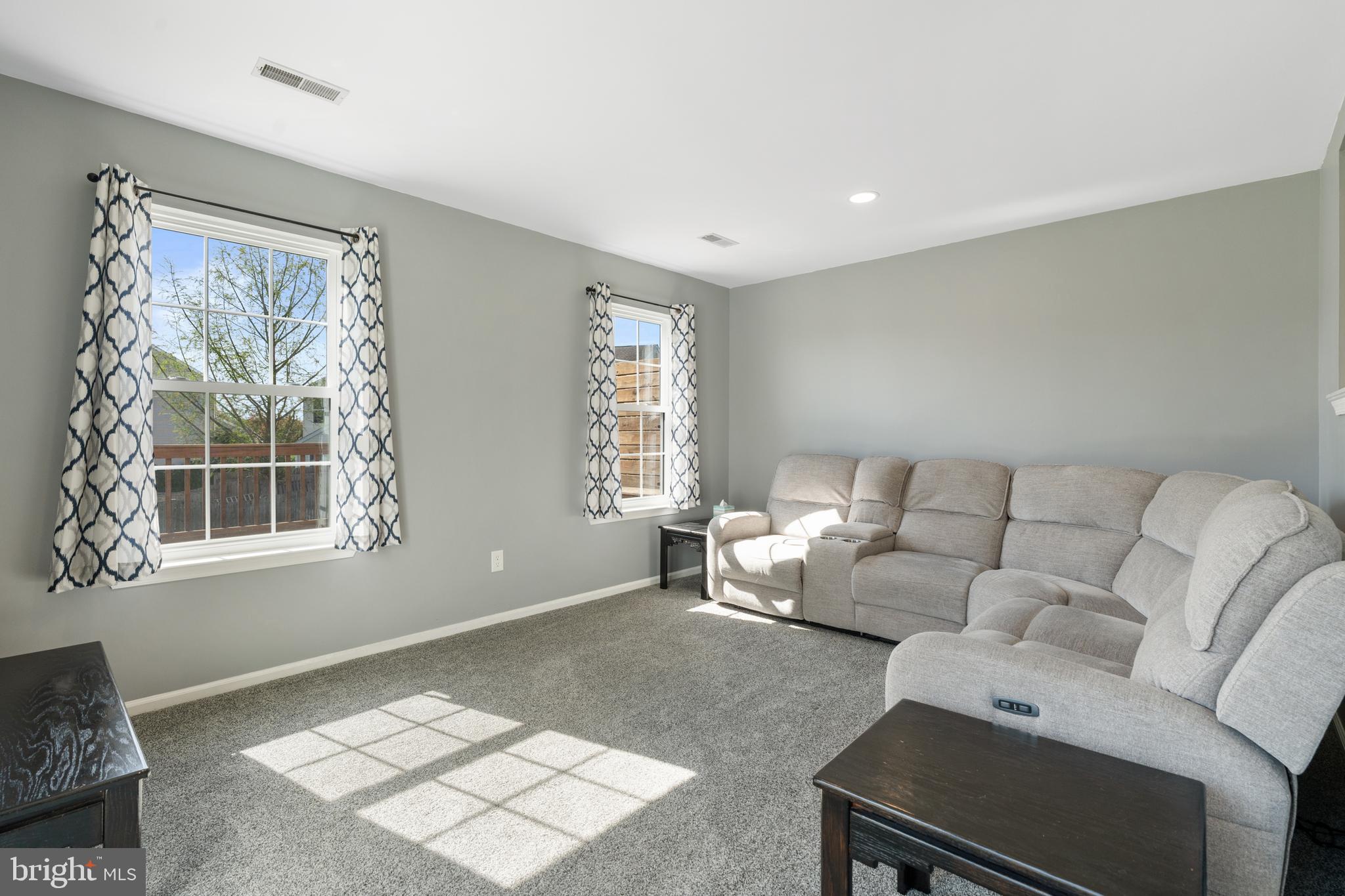 STRAWBERRY FIELDS - Residential