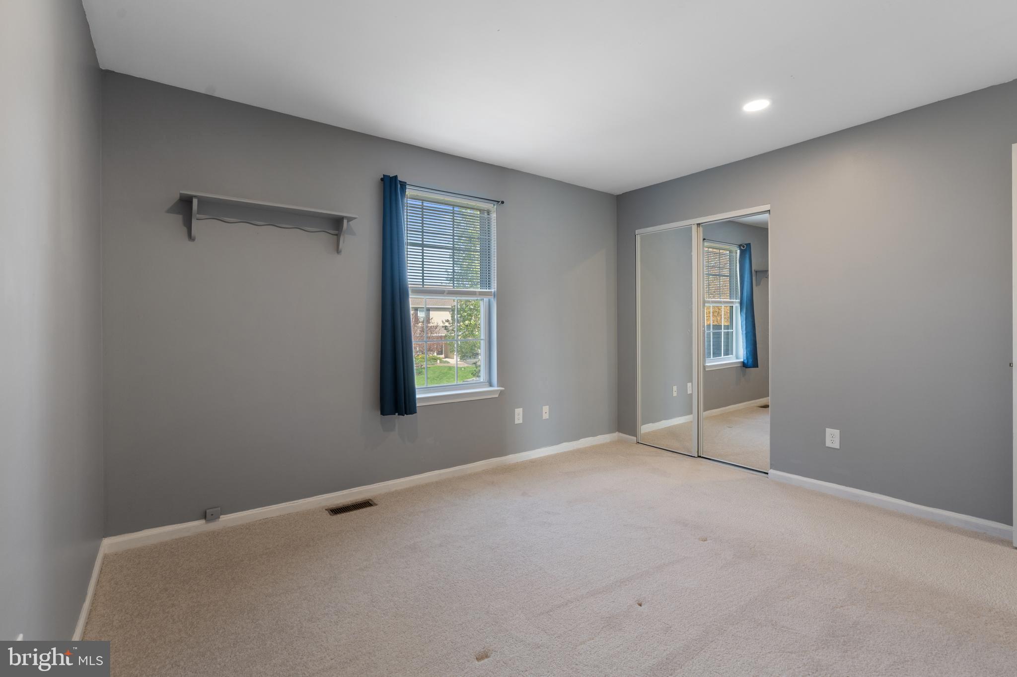 STRAWBERRY FIELDS - Residential