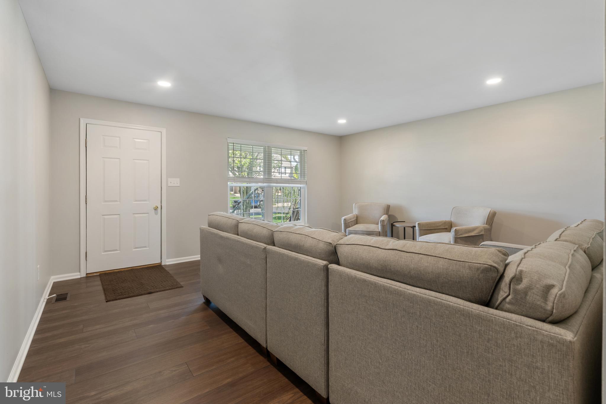 STRAWBERRY FIELDS - Residential