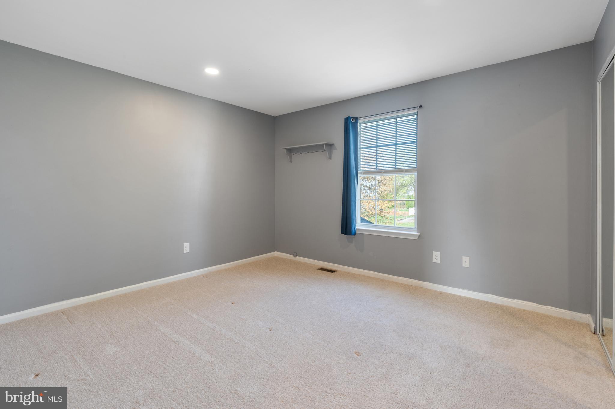 STRAWBERRY FIELDS - Residential