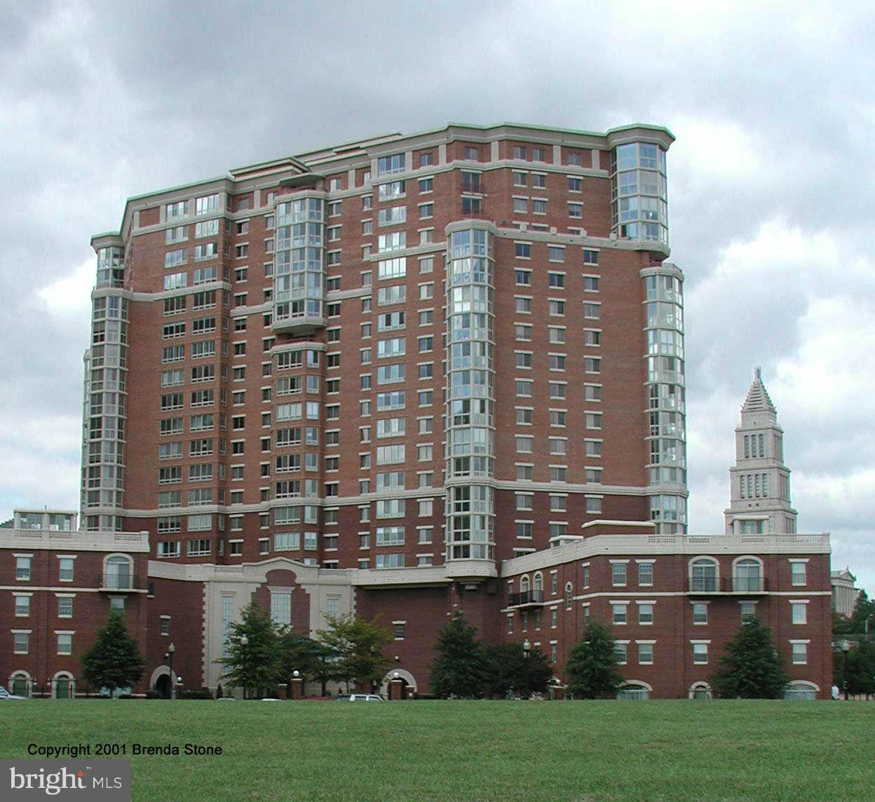 CARLYLE TOWERS - Residential