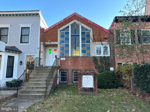 Townhouse For Sale - 1227 Maryland Avenue<br/> WASHINGTON, DC 20002