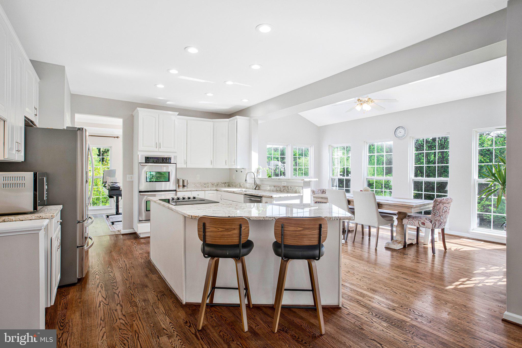JONATHANS DELIGHT - Residential