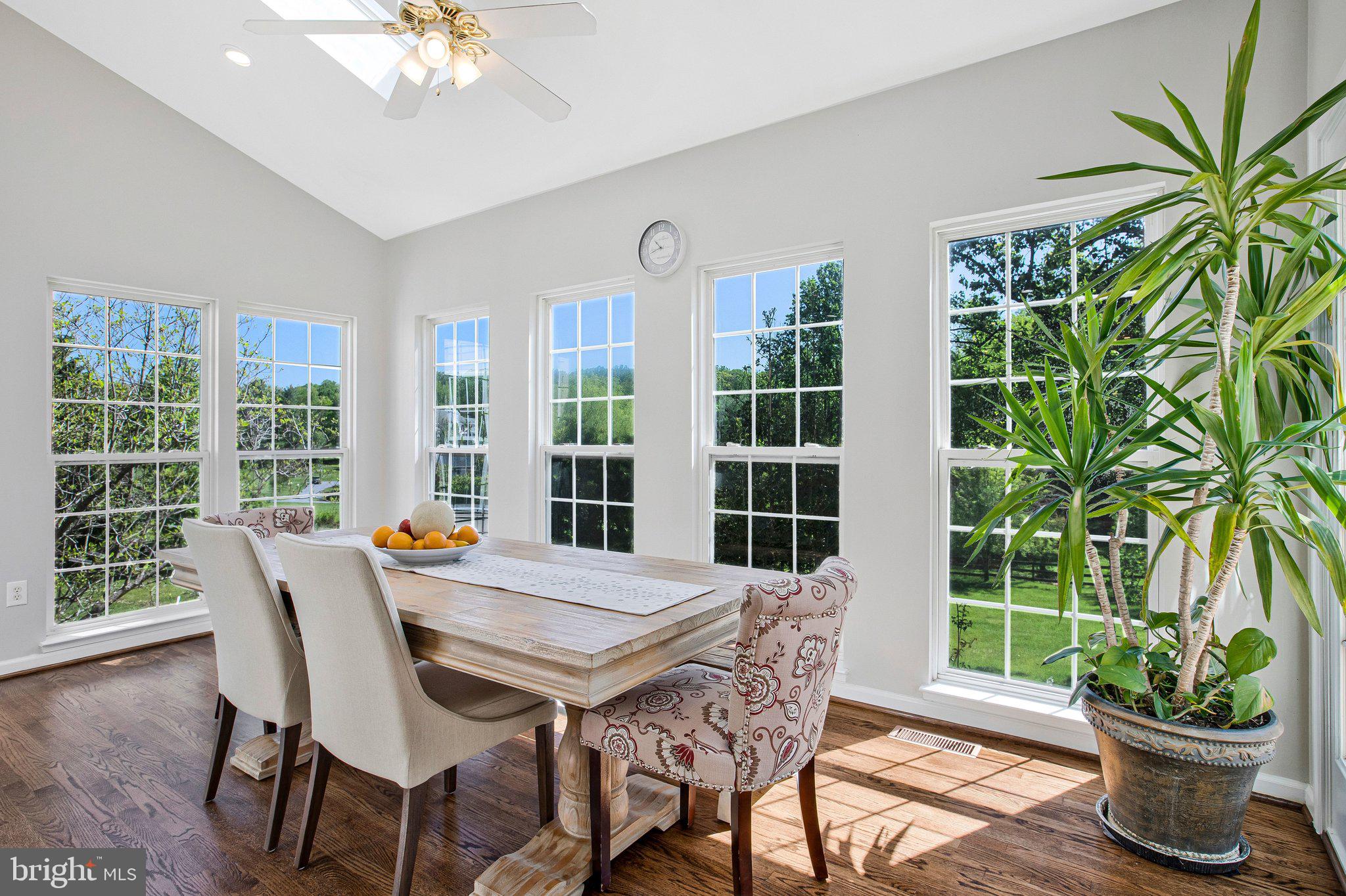 JONATHANS DELIGHT - Residential