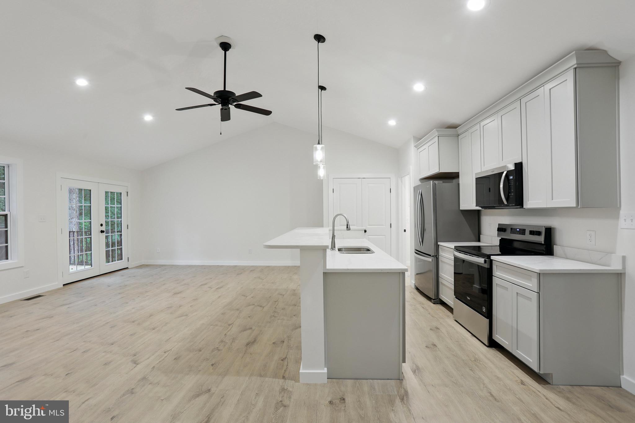 STRATFORD HARBOUR - Residential