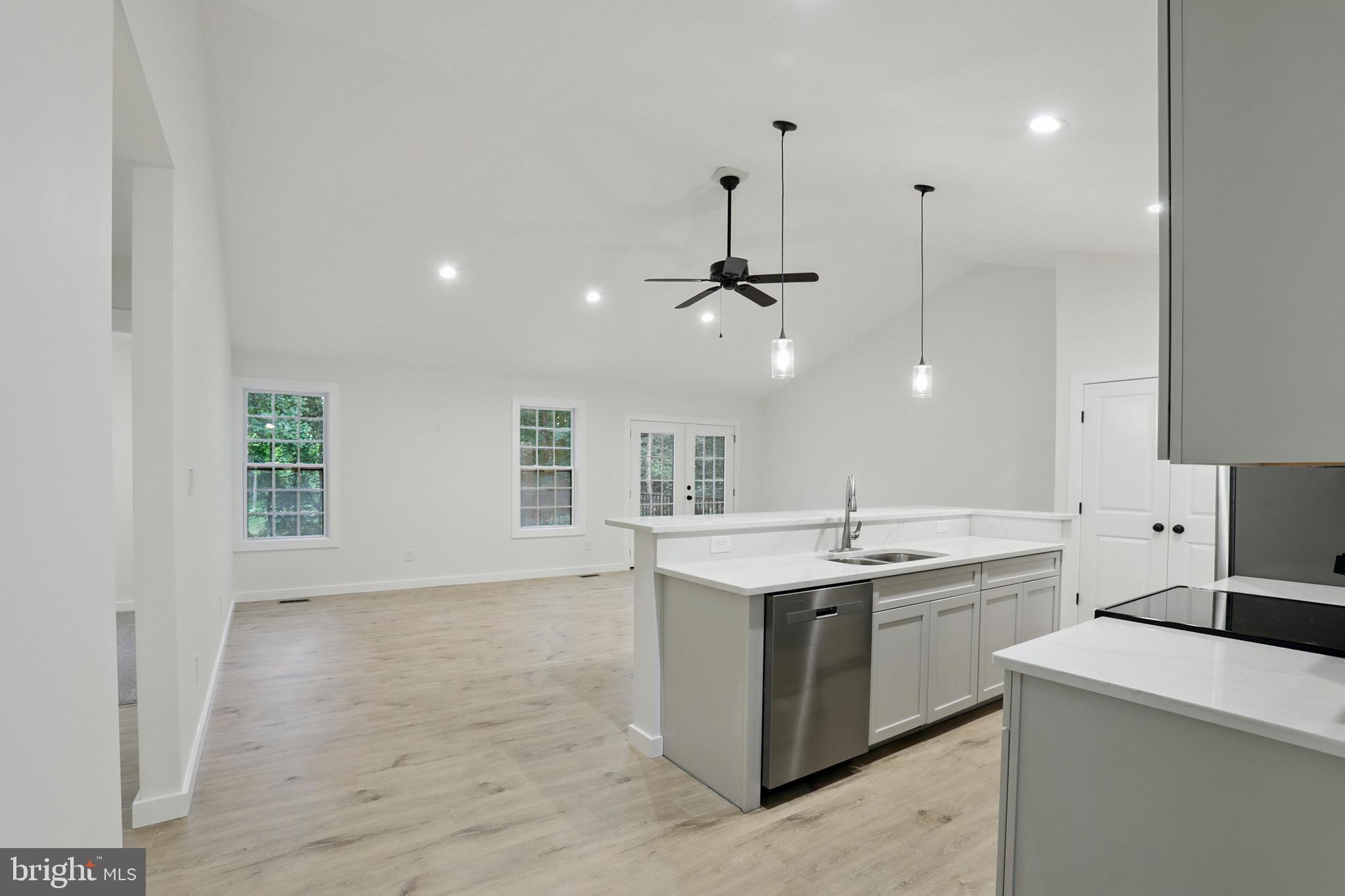 STRATFORD HARBOUR - Residential