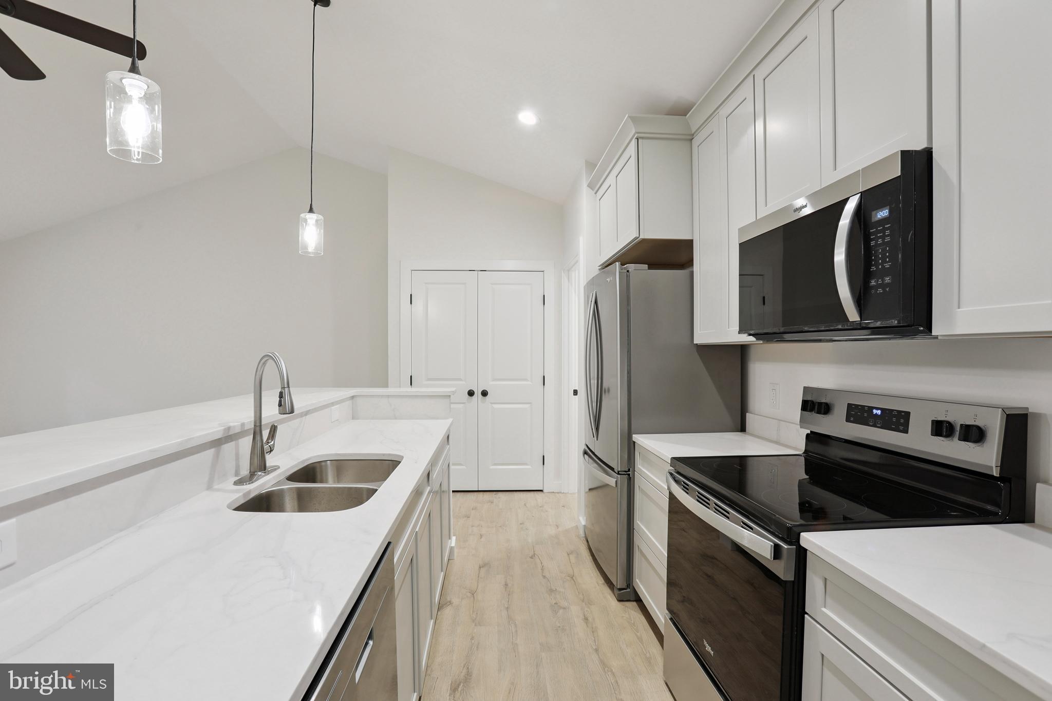 STRATFORD HARBOUR - Residential