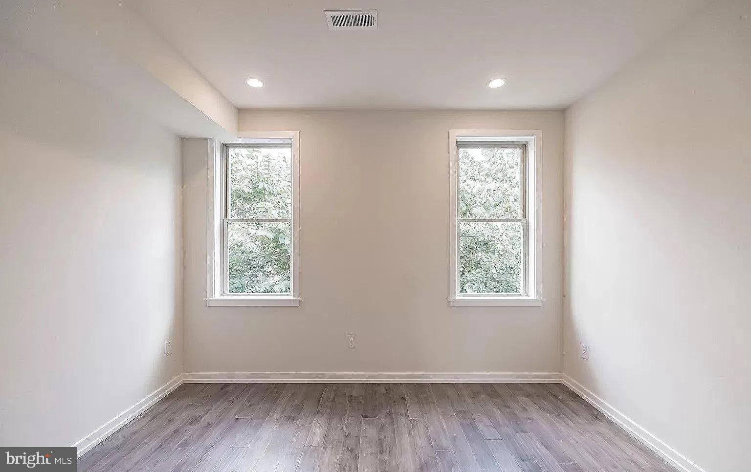 POINT BREEZE - Residential Lease