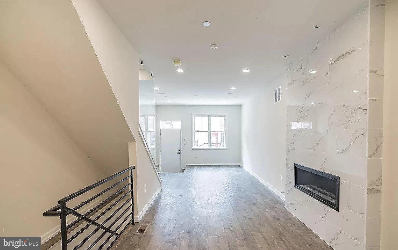 POINT BREEZE - Residential Lease