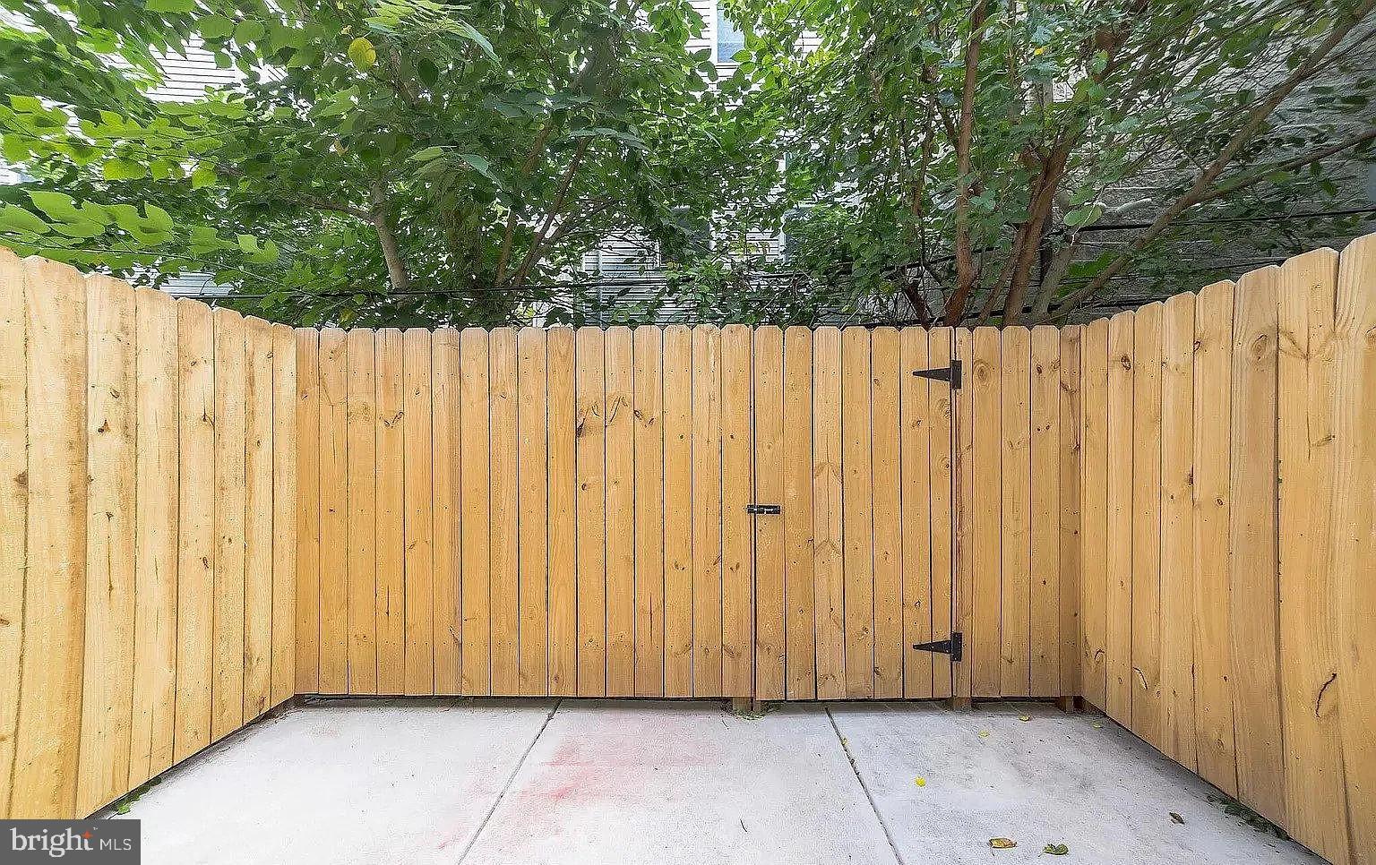 POINT BREEZE - Residential Lease