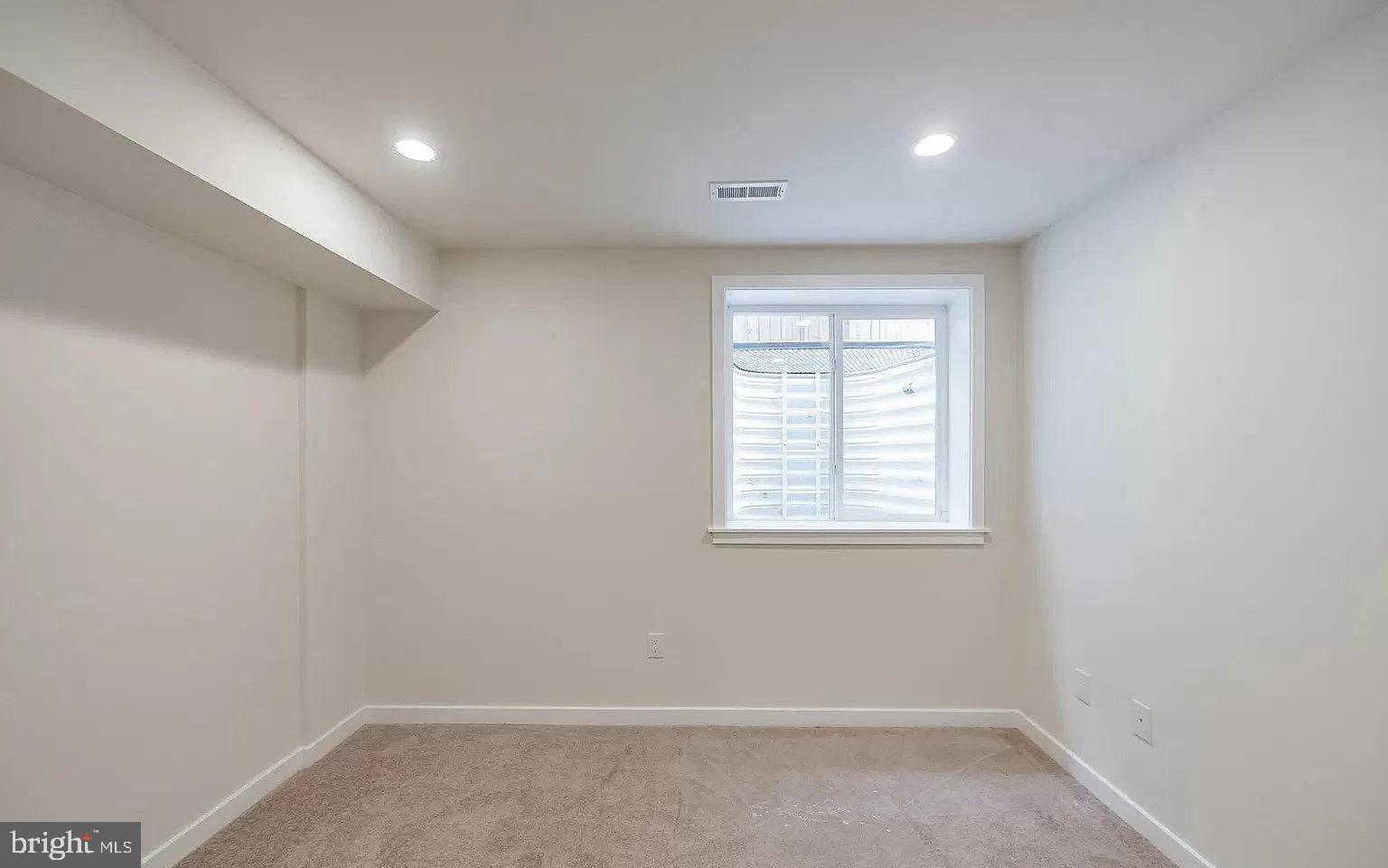 POINT BREEZE - Residential Lease