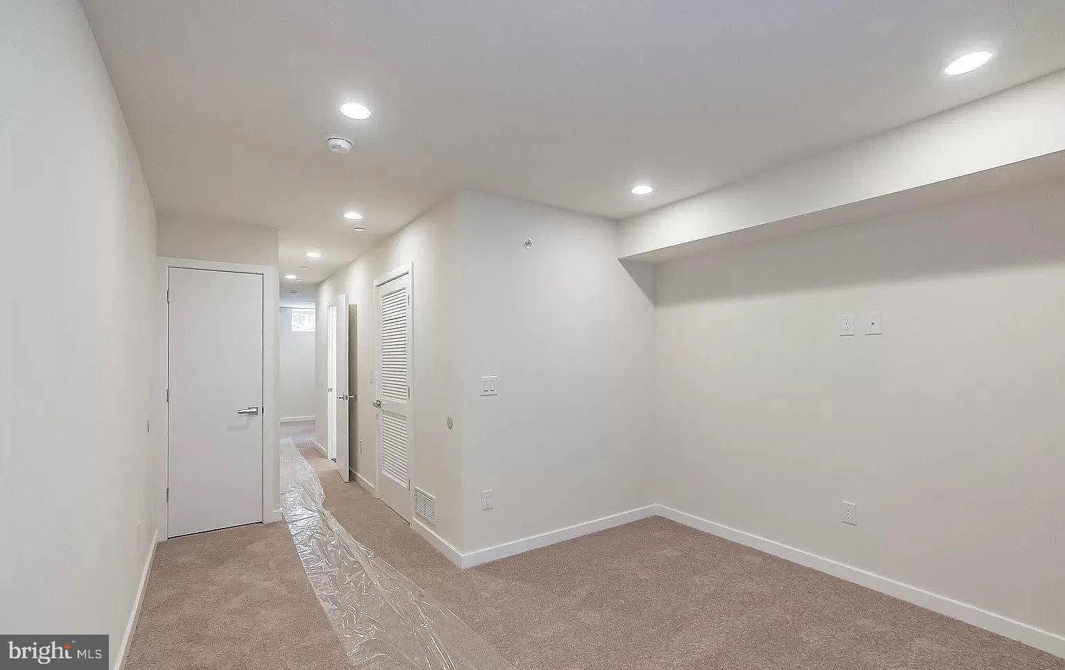 POINT BREEZE - Residential Lease