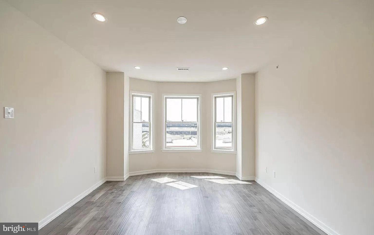 POINT BREEZE - Residential Lease