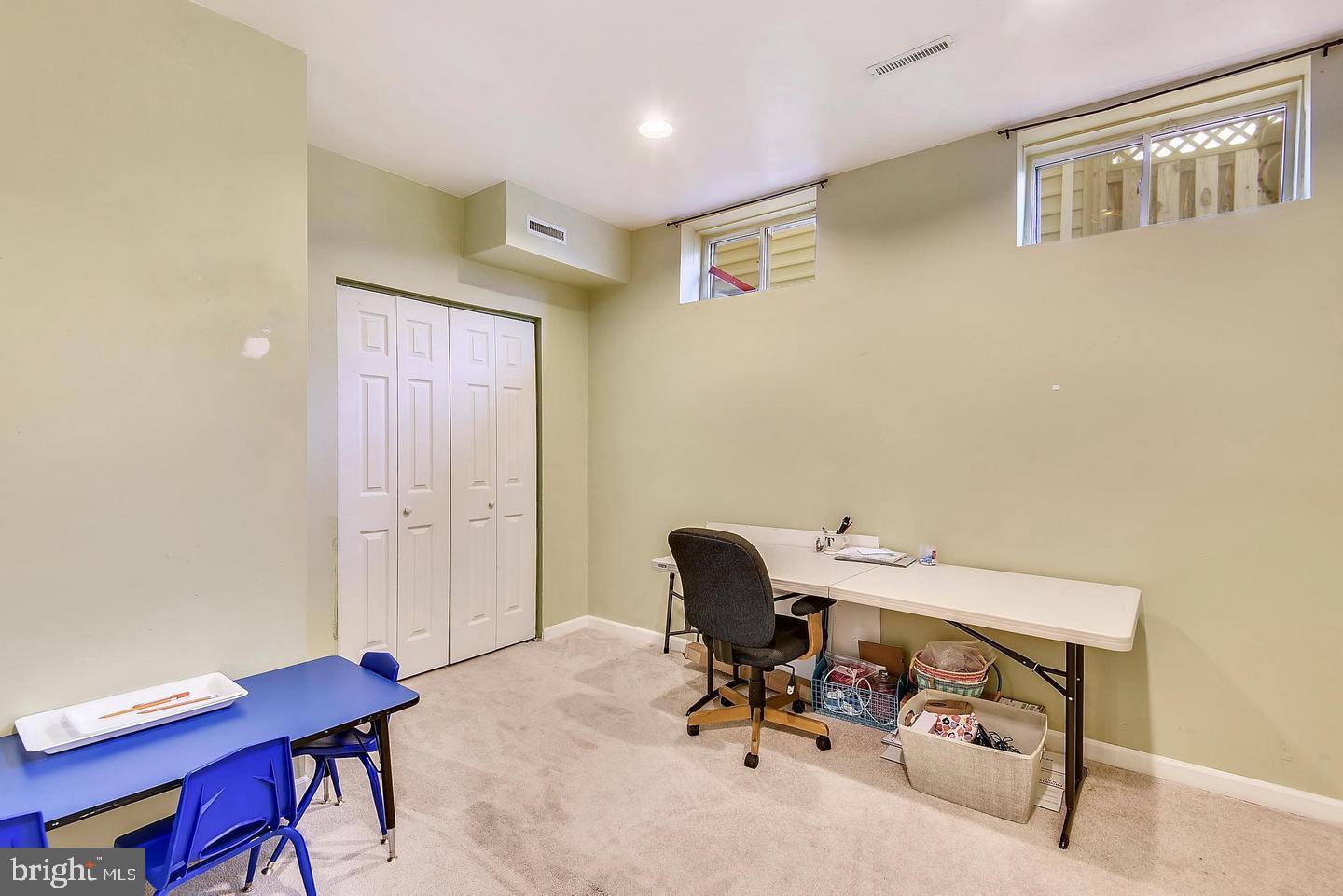 VERNON  HEIGHTS - Residential Lease