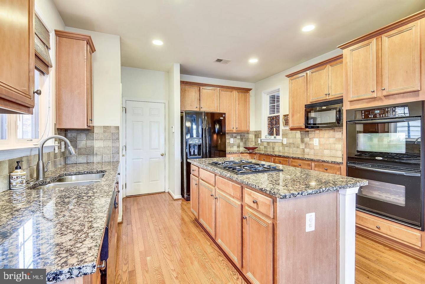 VERNON  HEIGHTS - Residential Lease