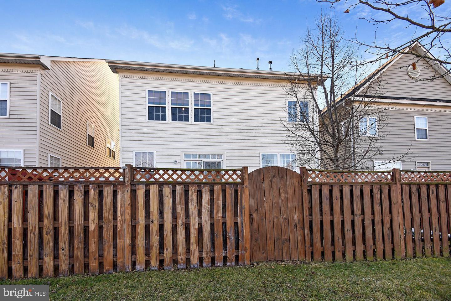 VERNON  HEIGHTS - Residential Lease