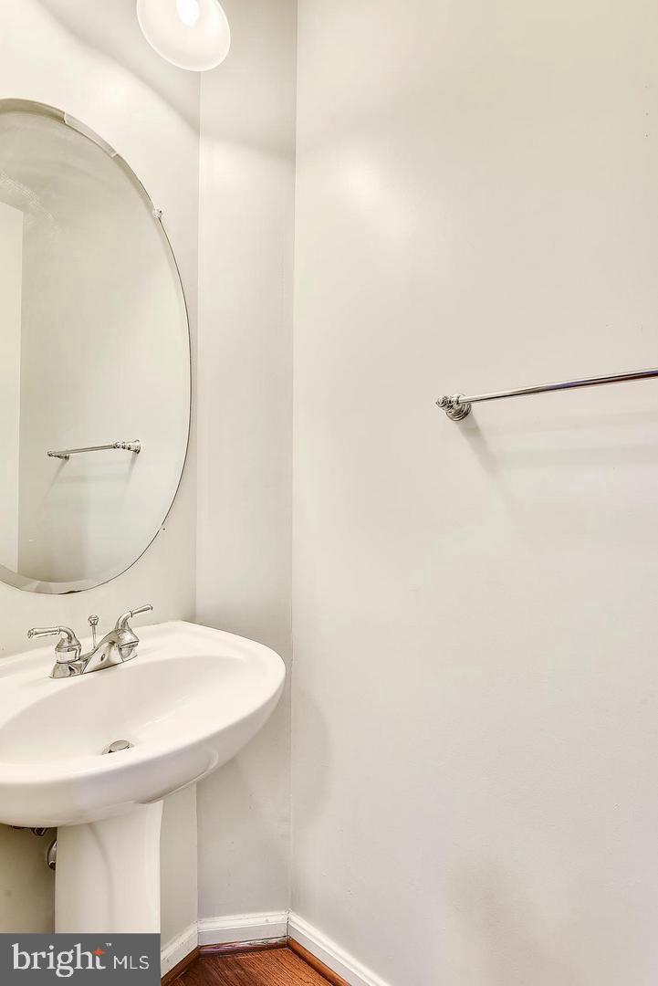 VERNON  HEIGHTS - Residential Lease