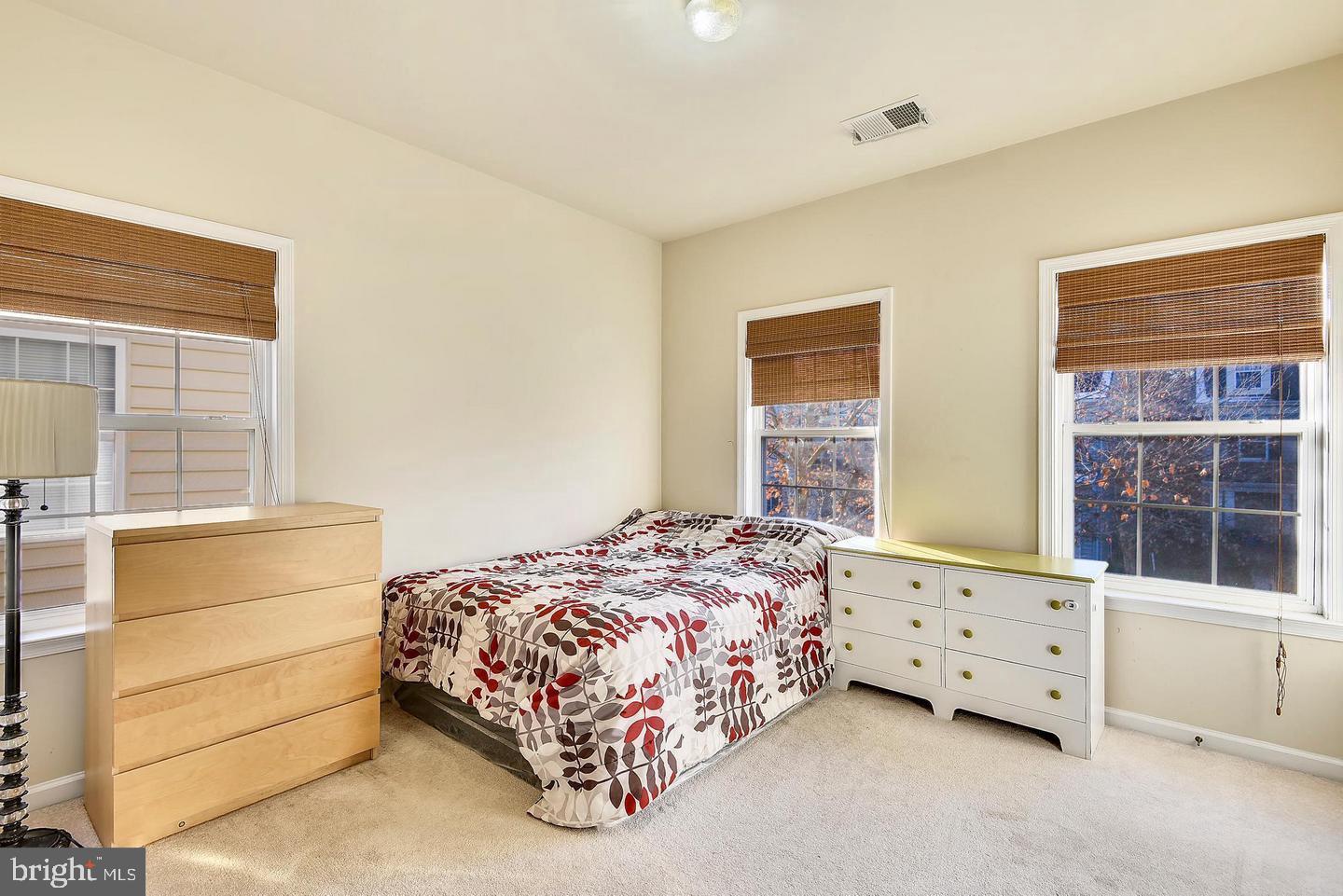 VERNON  HEIGHTS - Residential Lease