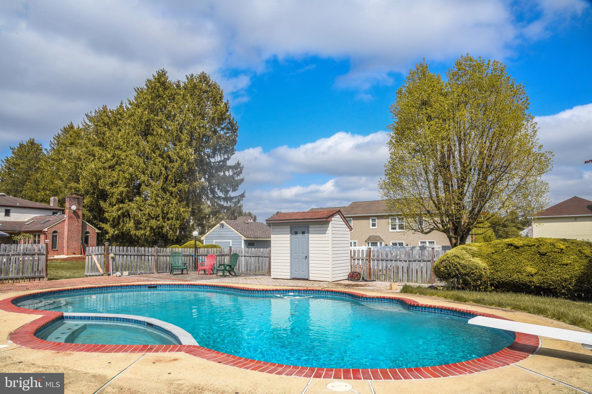 PINE TREE FARMS - Residential