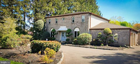 560 LOWER HOLLAND ROAD HOLLAND PA 18966