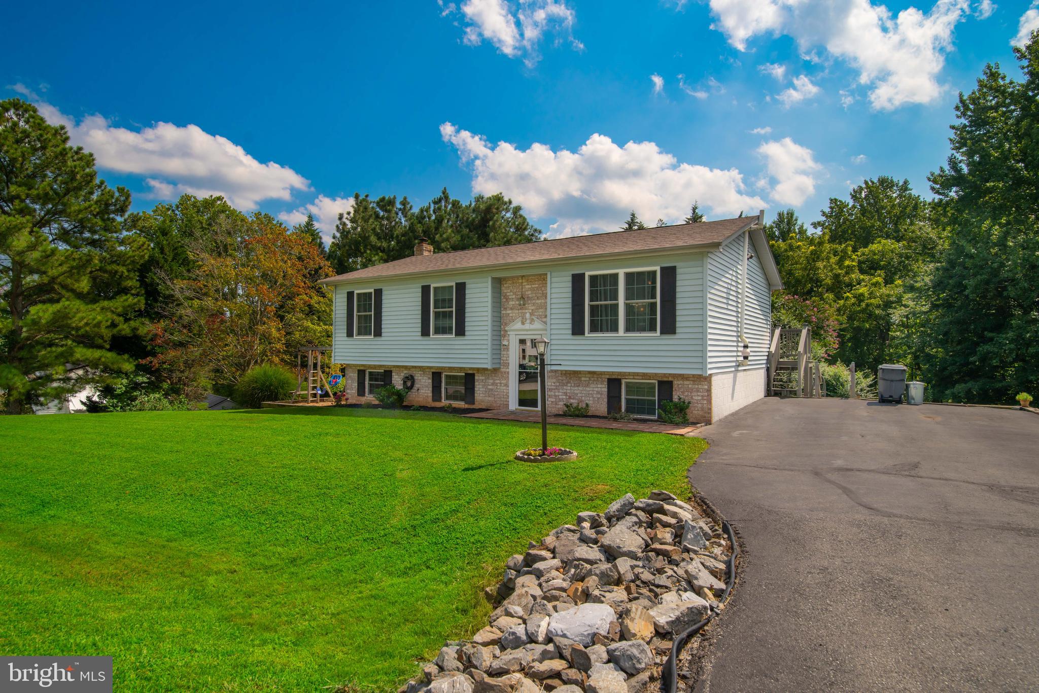 LAUREL RIDGE - Residential