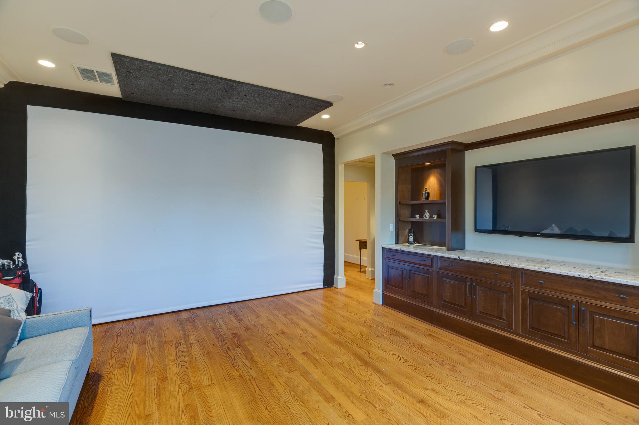 THE WOODS AT CHAIN BRIDGE - Residential