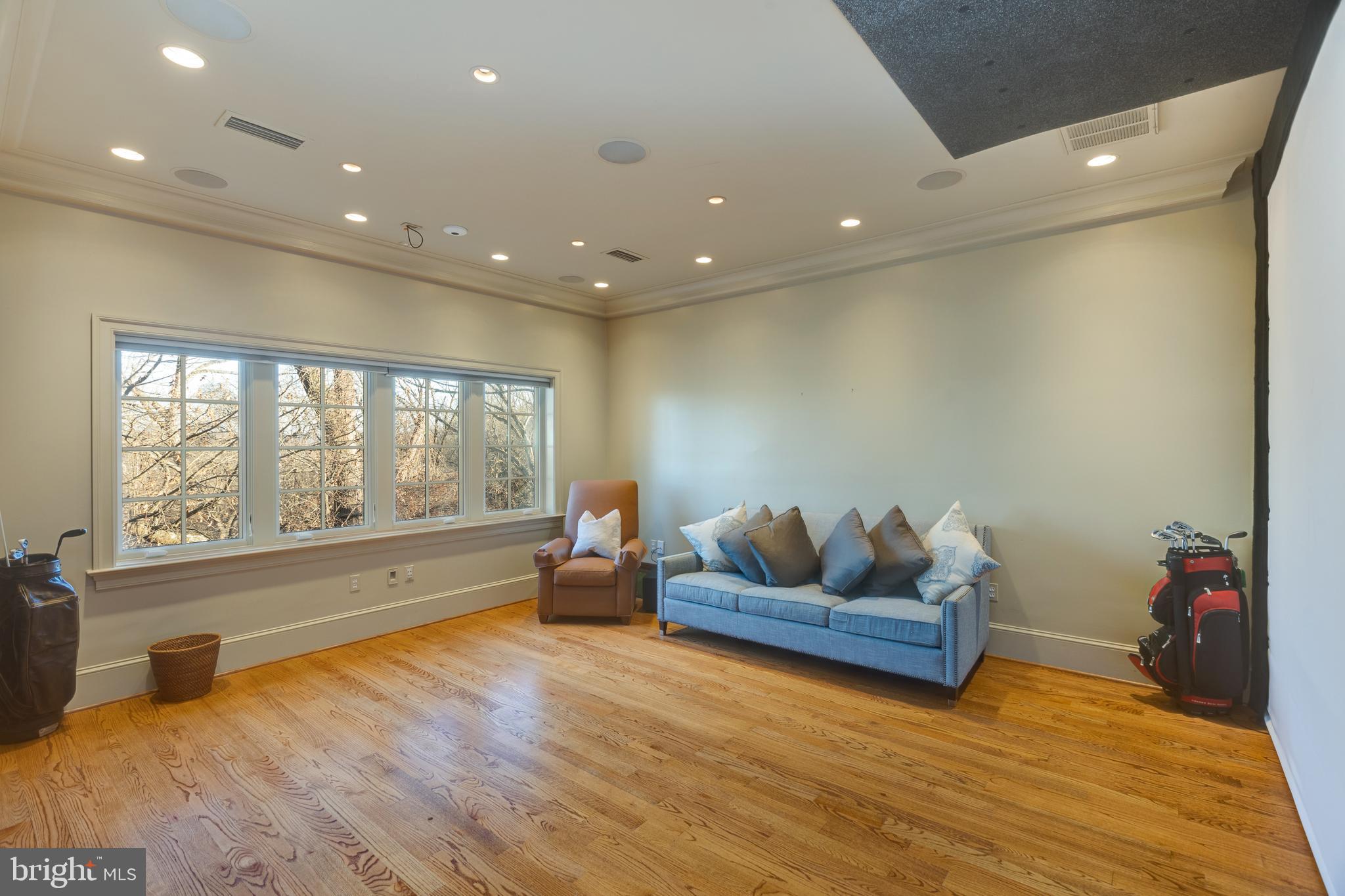 THE WOODS AT CHAIN BRIDGE - Residential