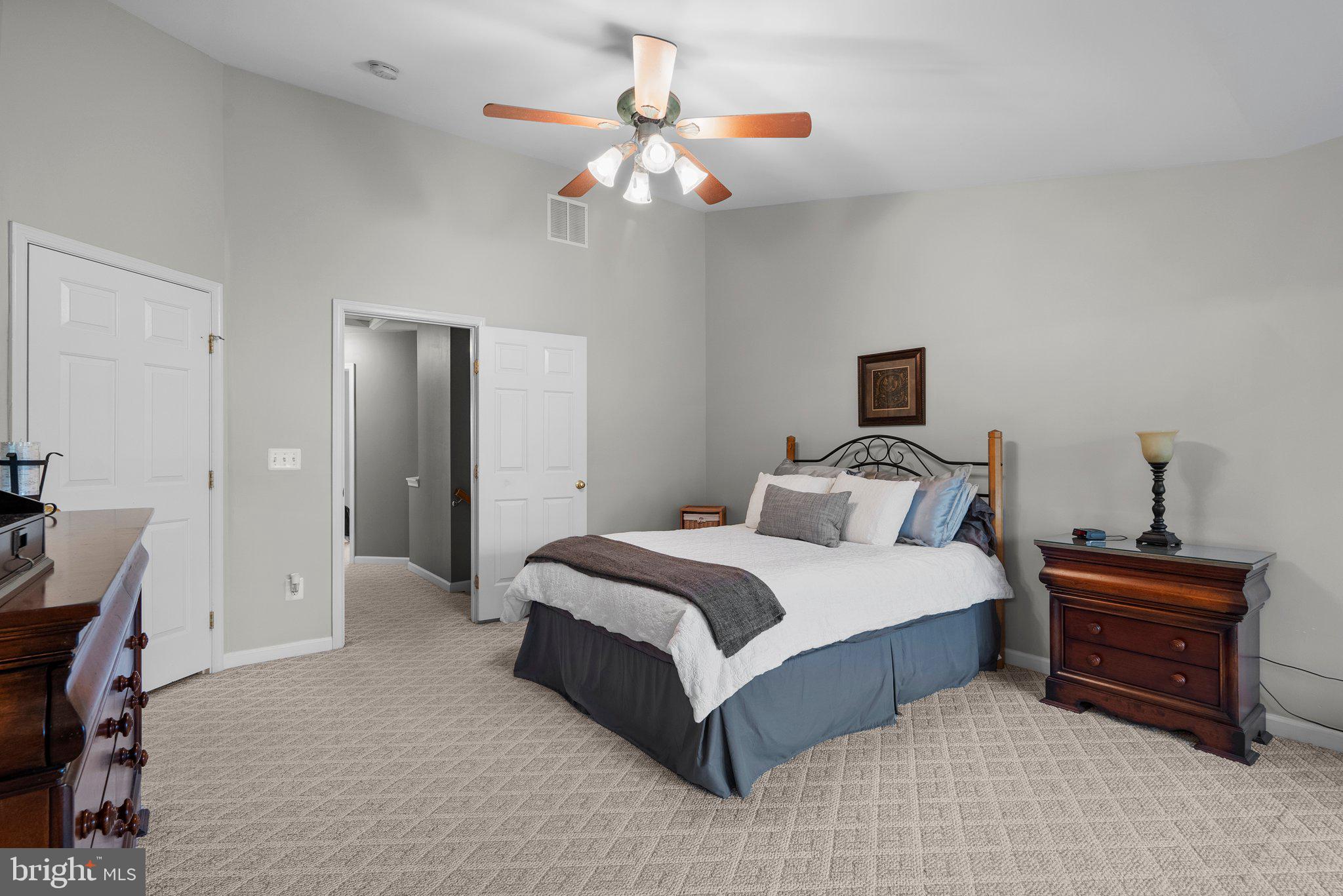 RIVERSIDE STATION - Residential