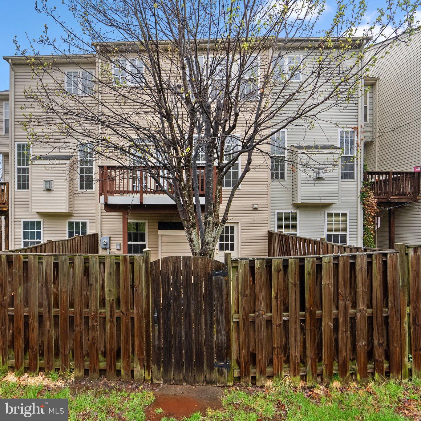 RIVERSIDE STATION - Residential