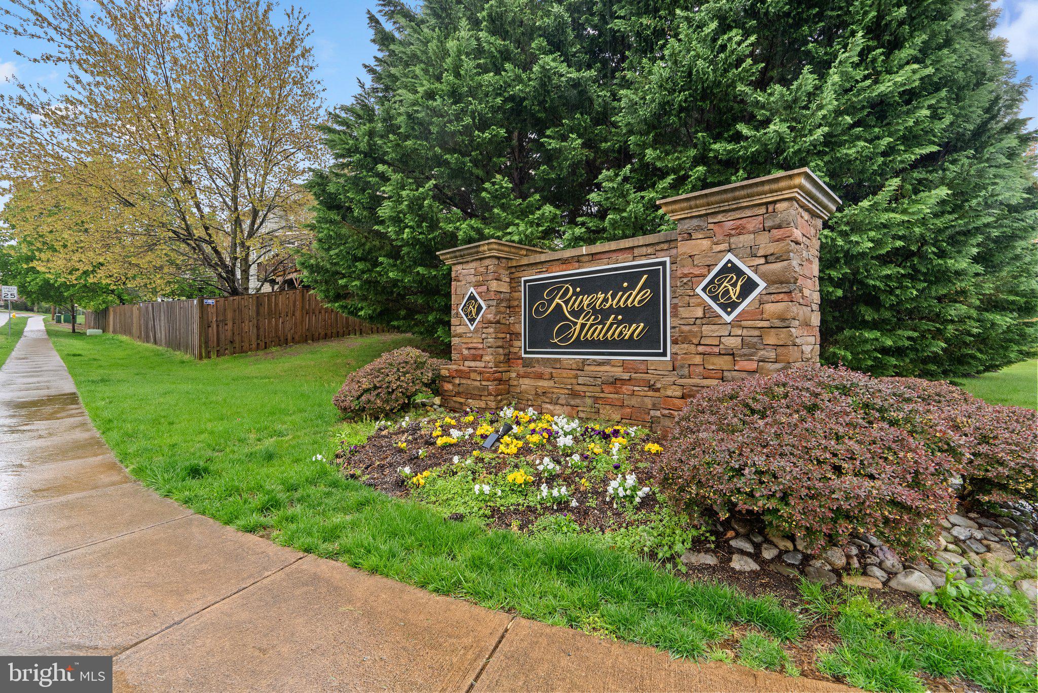 RIVERSIDE STATION - Residential