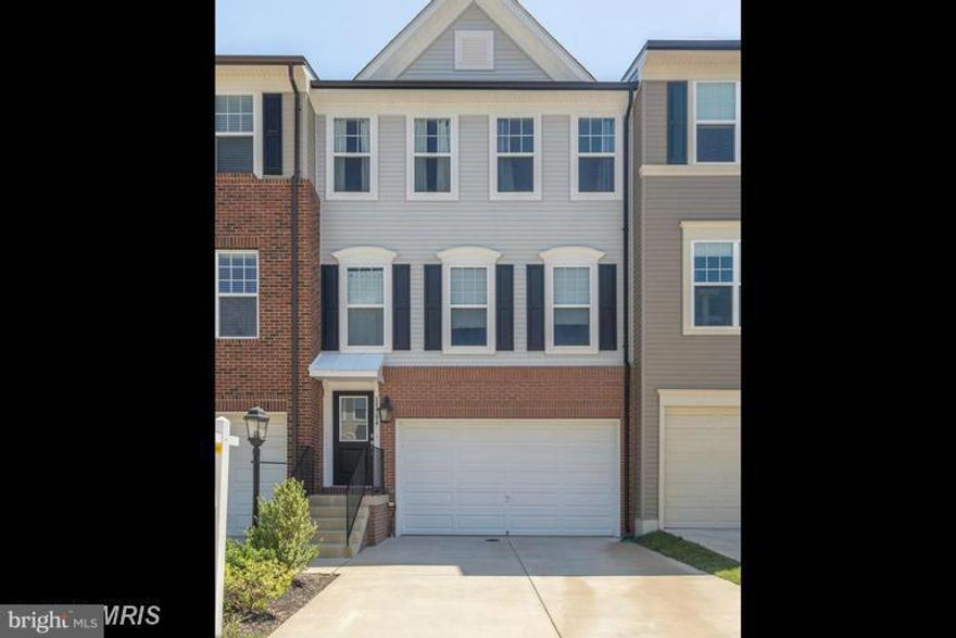 You will love this one!! Absolutely gorgeous!! Gleaming hardwoods on entire main level, dream kitchen with bright white cabinets, stainless steel appliances, granite, separate dining room, large master suite with luxury bath, and walk in closet. bedroom level laundry, finished walk out basement with family room and 2 car garage!! Great neighborhood and location! Deck will be added!