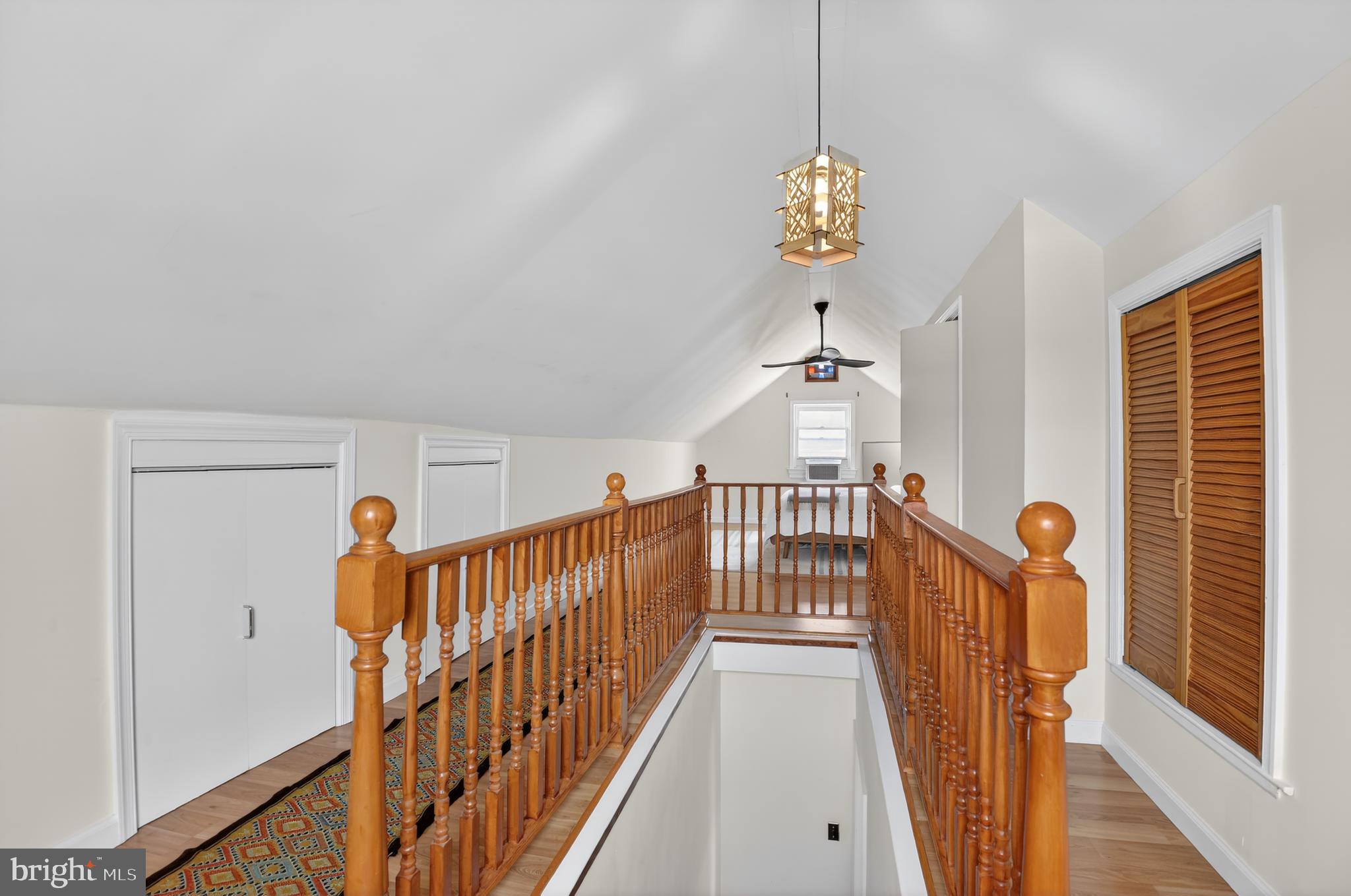 RIVERDALE - Residential