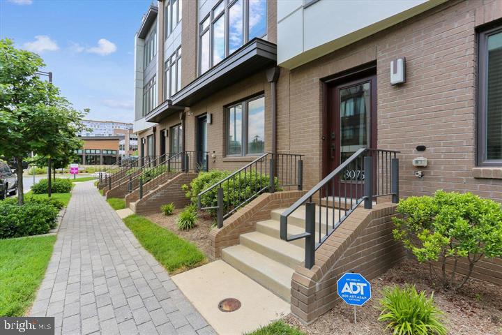 WESTSIDE AT SHADY GROVE METRO - Residential